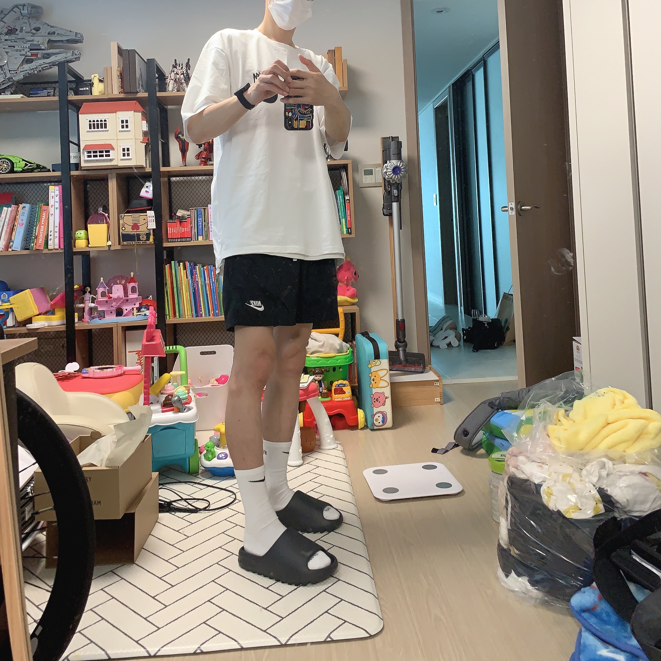 Nike NSW Woven Shorts Black - Asia, Stussy 8 Ball T-Shirt White - 22SS 착용 스타일 - 2