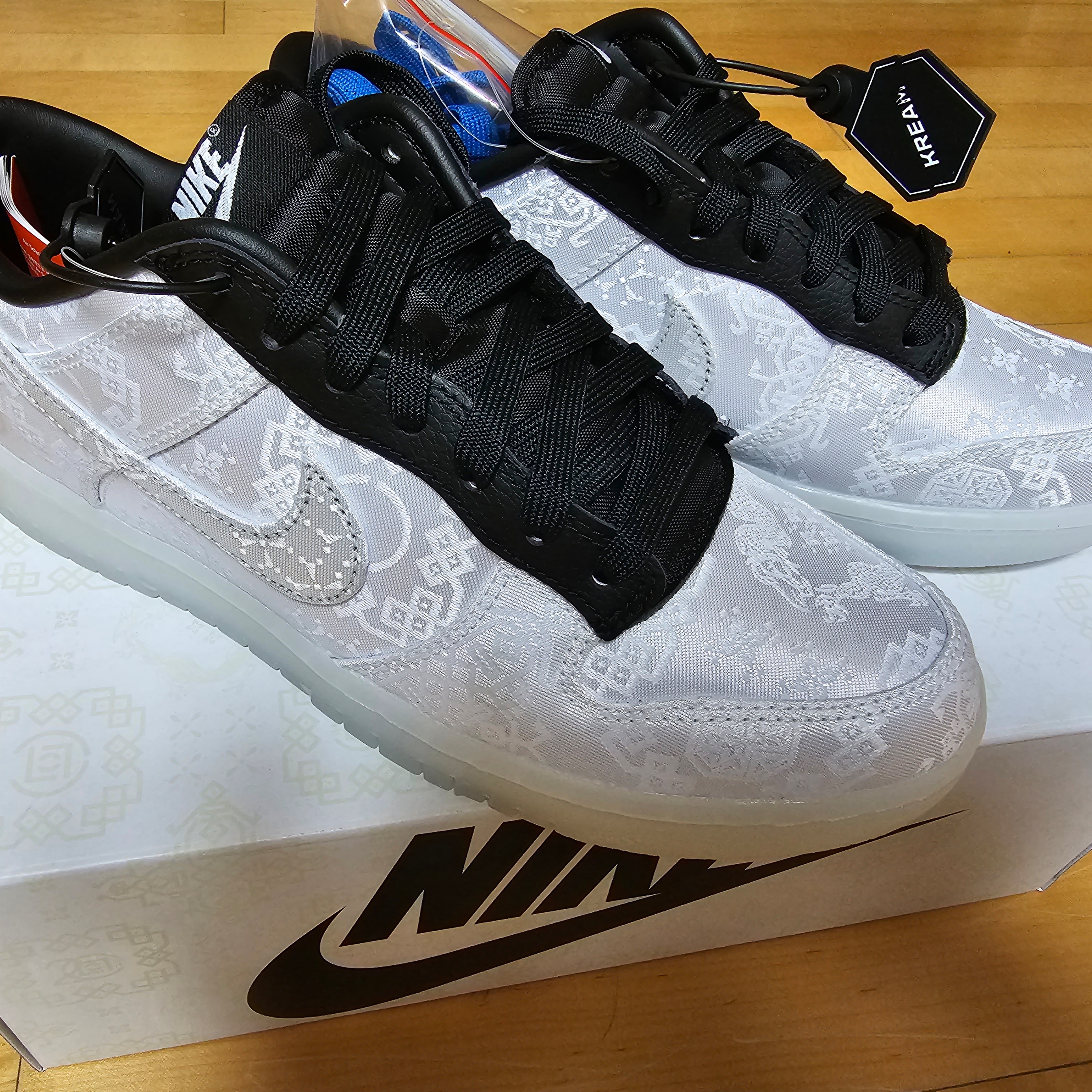 Nike x Clot x Fragment Dunk Low Black and White 착용 스타일 - 2