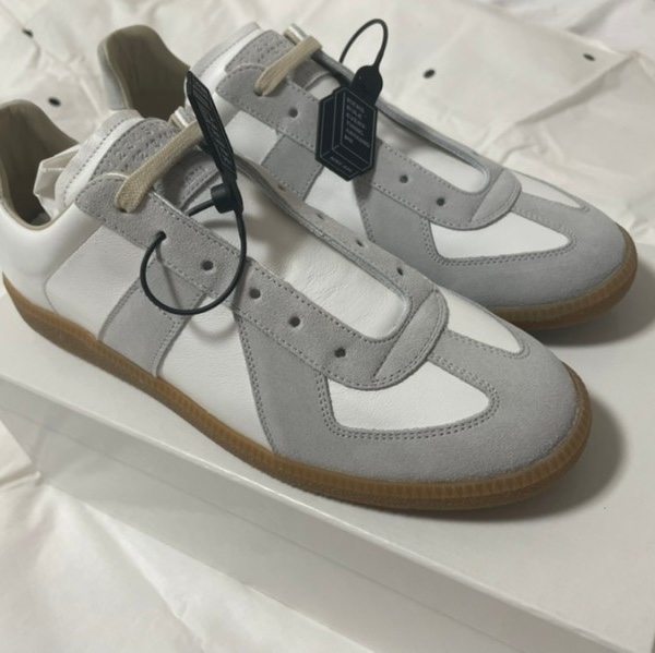 Maison Margiela Calfskin Replica Sneakers 착용 스타일