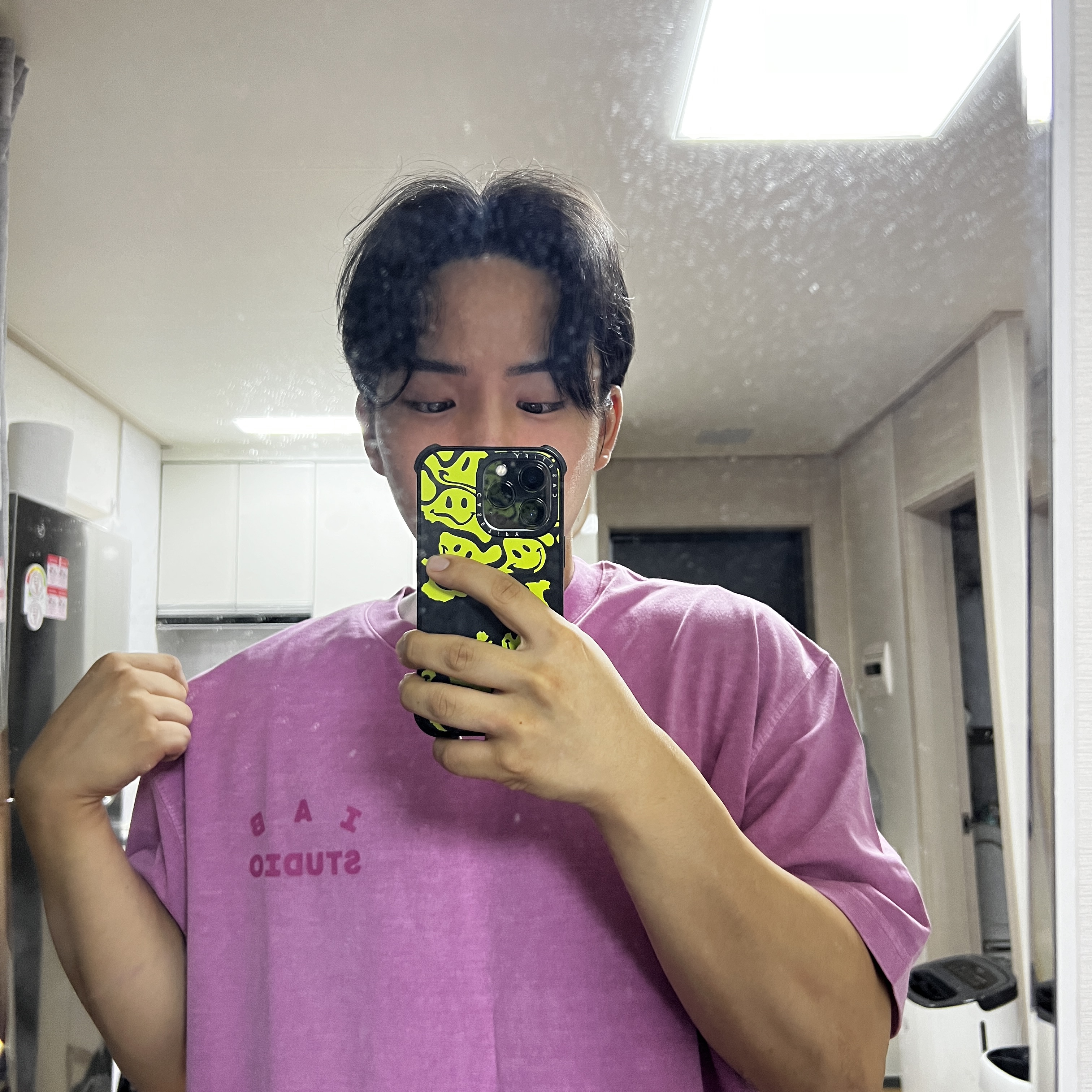 IAB Studio Pigment T-Shirt Magenta 착용 스타일