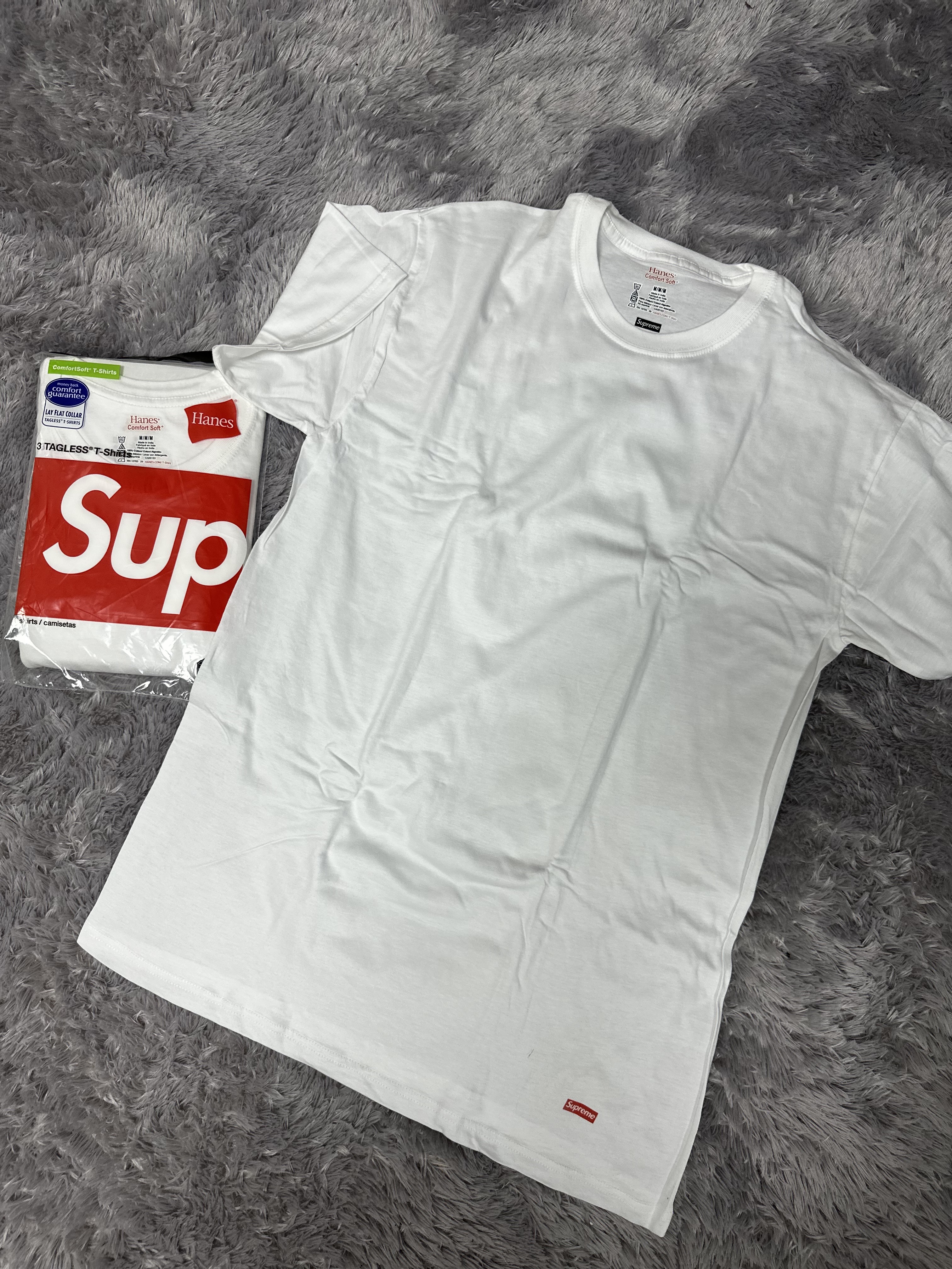Supreme Hanes Tagless T-Shirt White (3 Pack) 착용 스타일