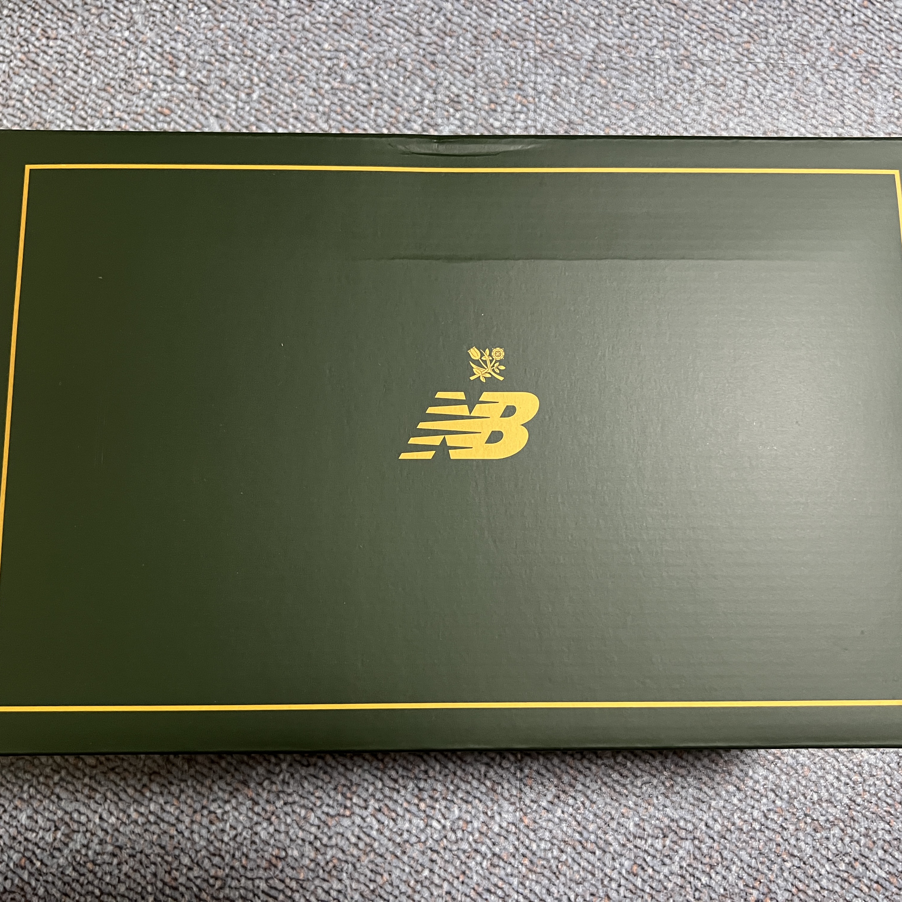 New Balance x Aime Leon Dore 860v2 Green 착용 스타일 - 1