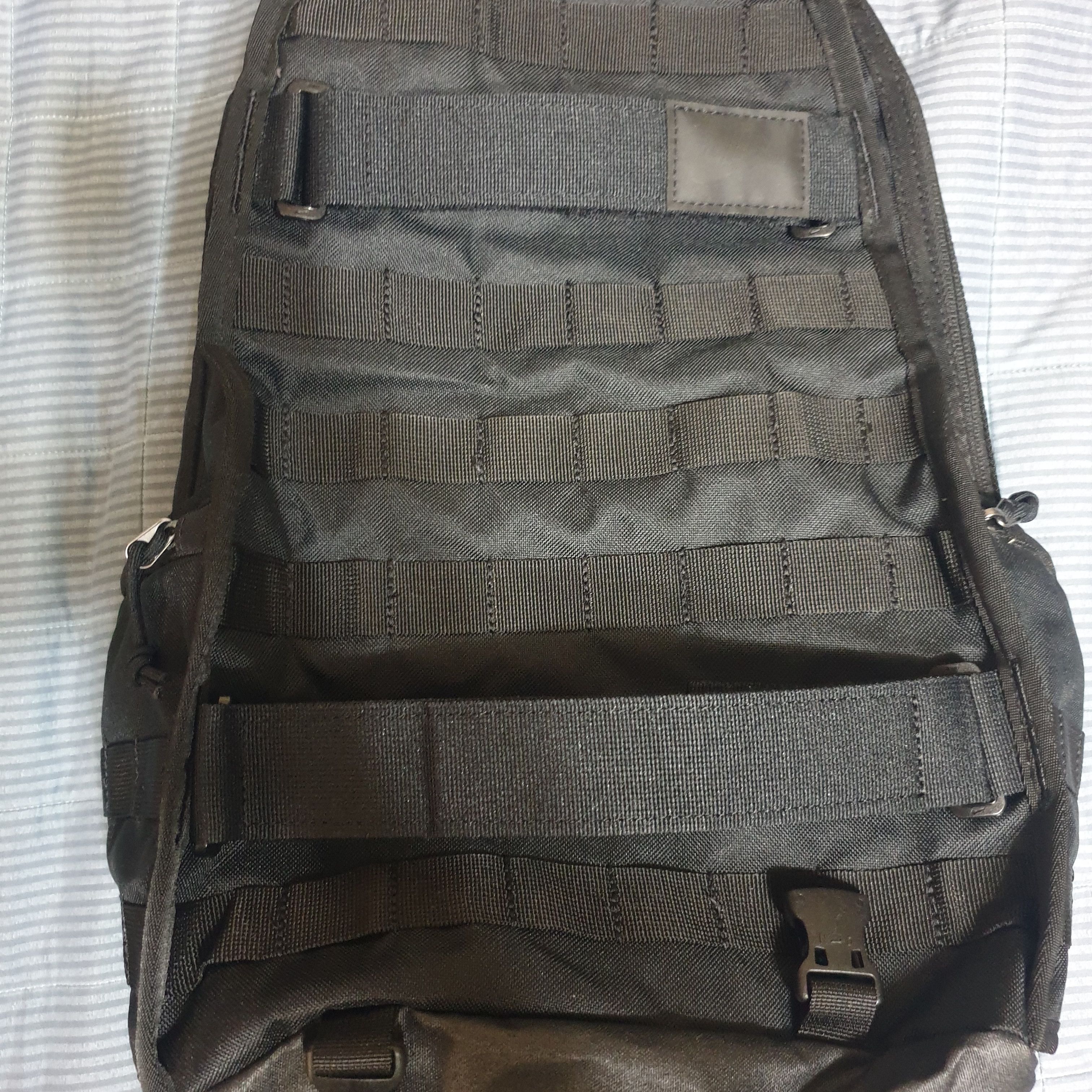 Nike NSW RPM Backpack 26L Black 착용 스타일 - 1