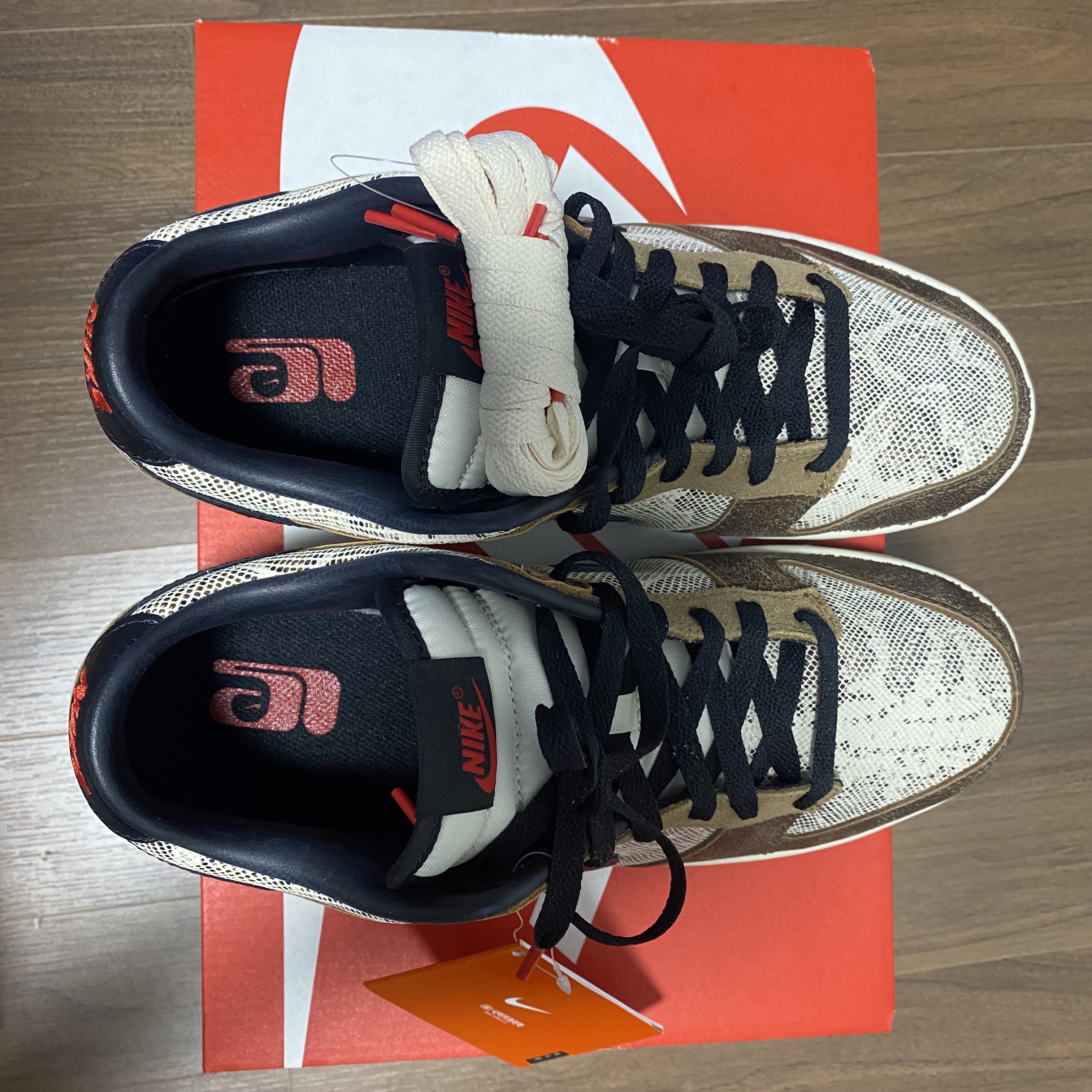 Nike Dunk Low PRM Head to Head 착용 스타일