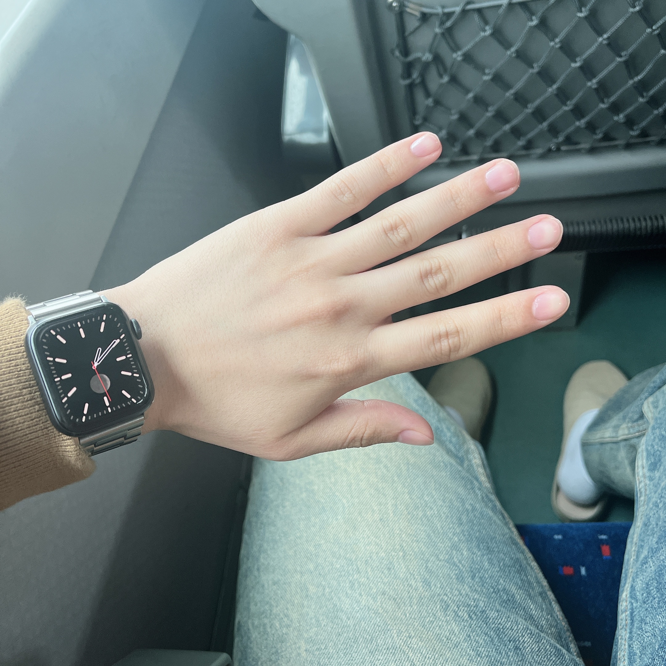 Apple Watch SE 40mm GPS Space Gray Aluminum Case with Sport Band Midnight (Korean Ver.) 착용 스타일
