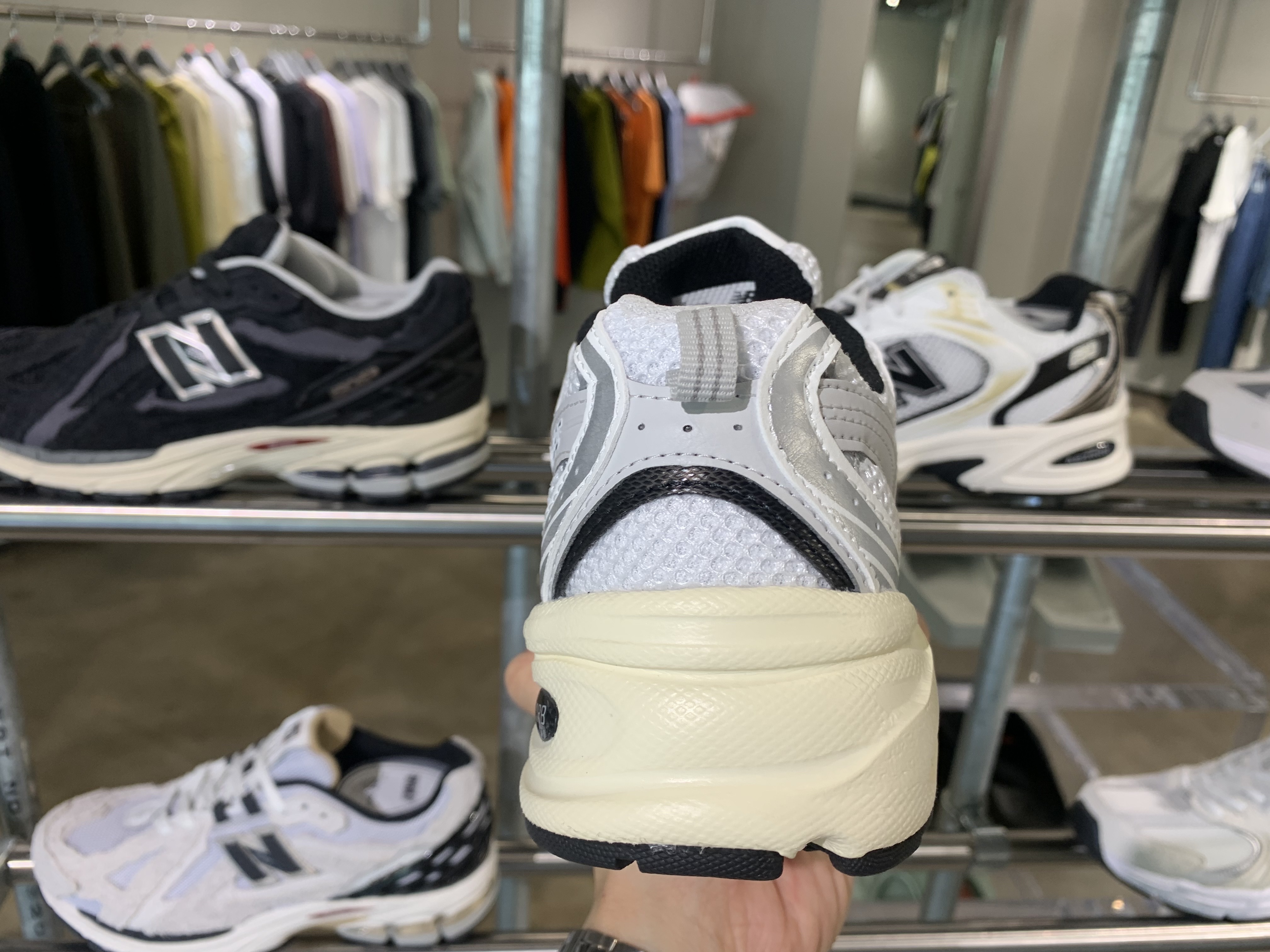 New Balance 530 Steel Grey 착용 스타일 - 5