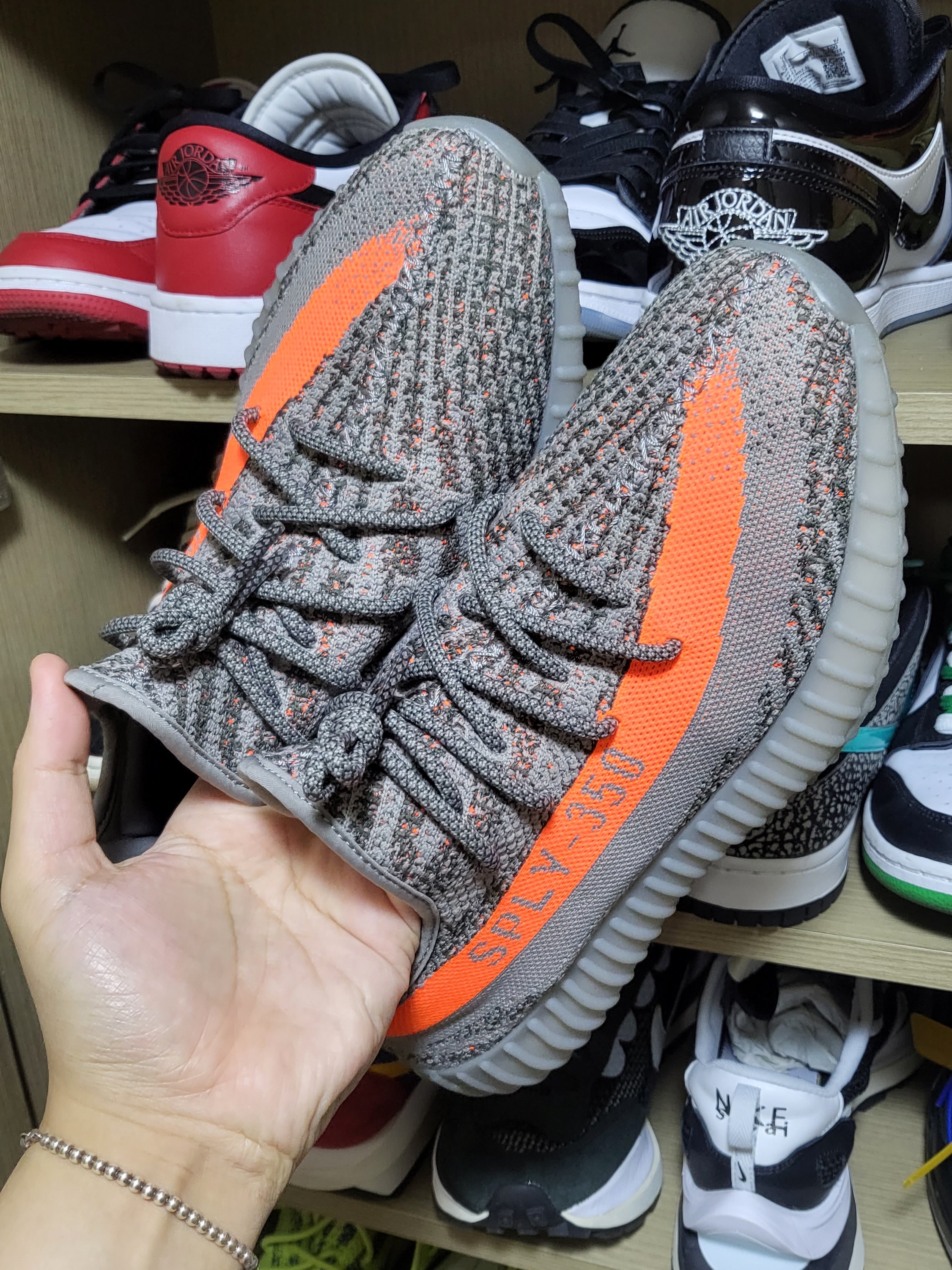 Adidas Yeezy Boost 350 V2 Beluga - Reflective 착용 스타일