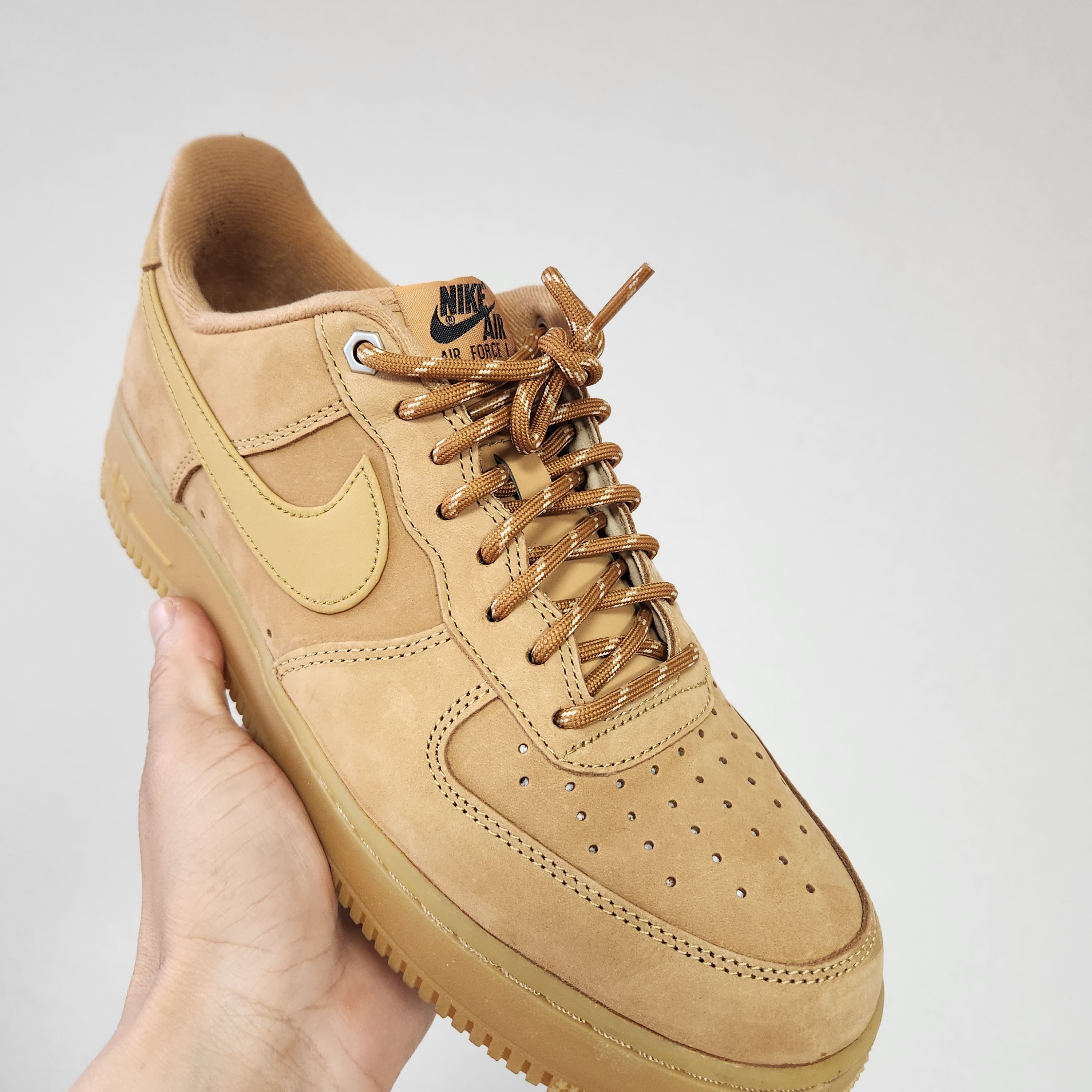 Nike Air Force 1 '07 WB Flax 착용 스타일 - 1