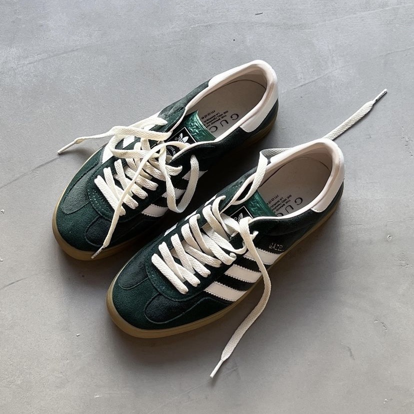 Gucci x Adidas Gazelle Sneakers Green Suede 착용 스타일