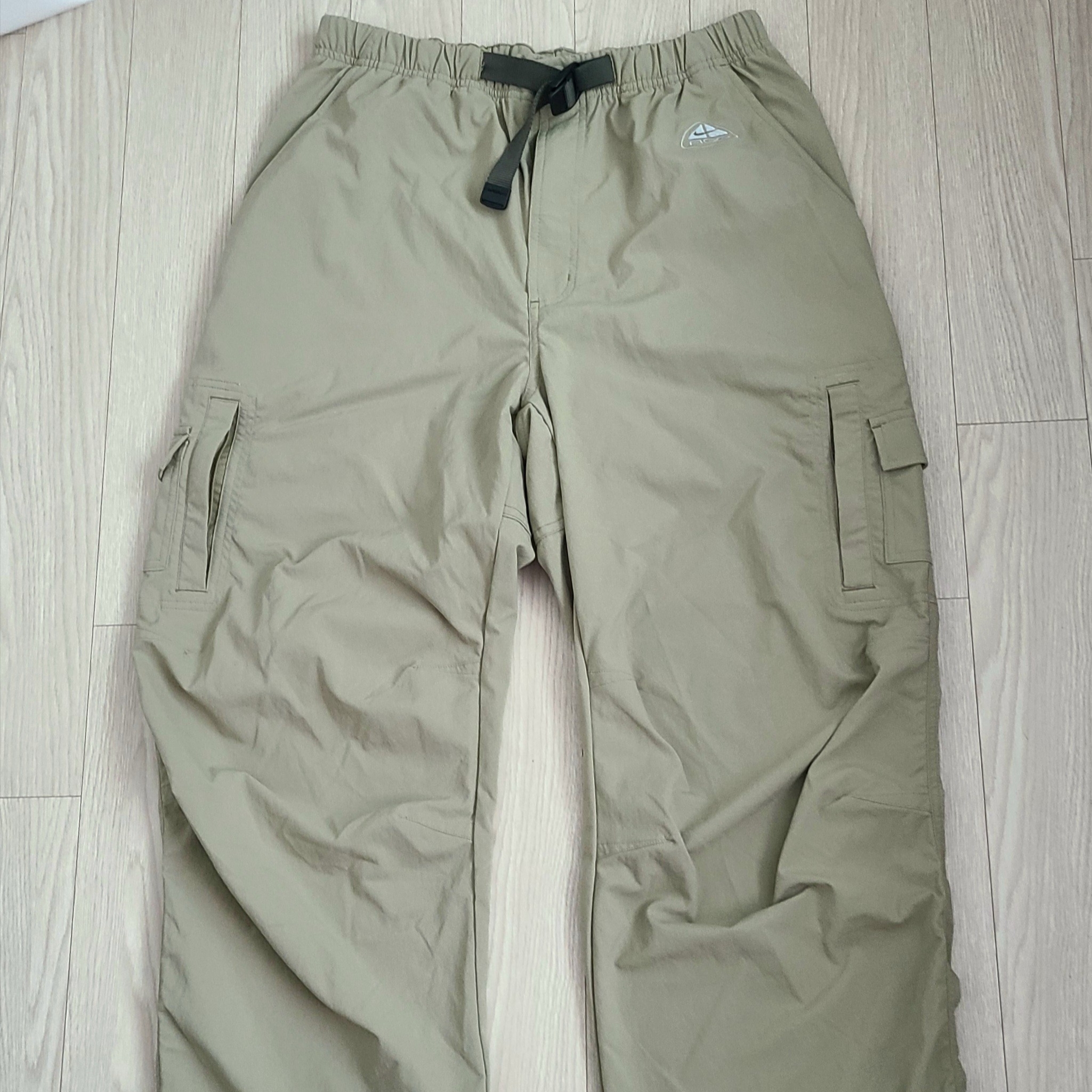 Nike ACG Oregon Series Cargo Pants Neutral Olive - US/EU 착용 스타일 - 1