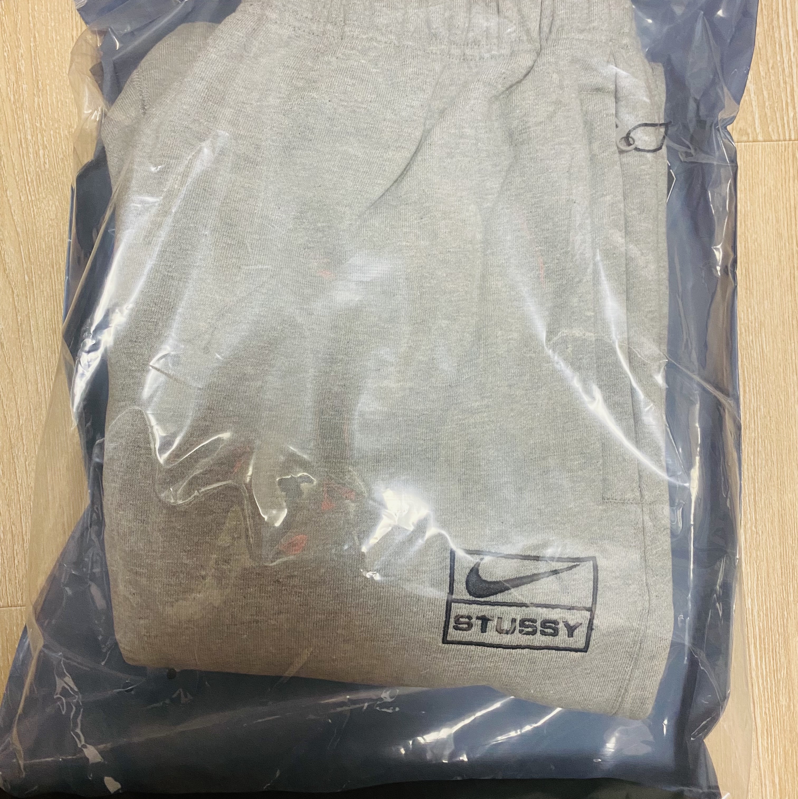 Nike x Stussy NRG Fleece Pants Dark Grey Heather (DO9340-063) 착용 스타일