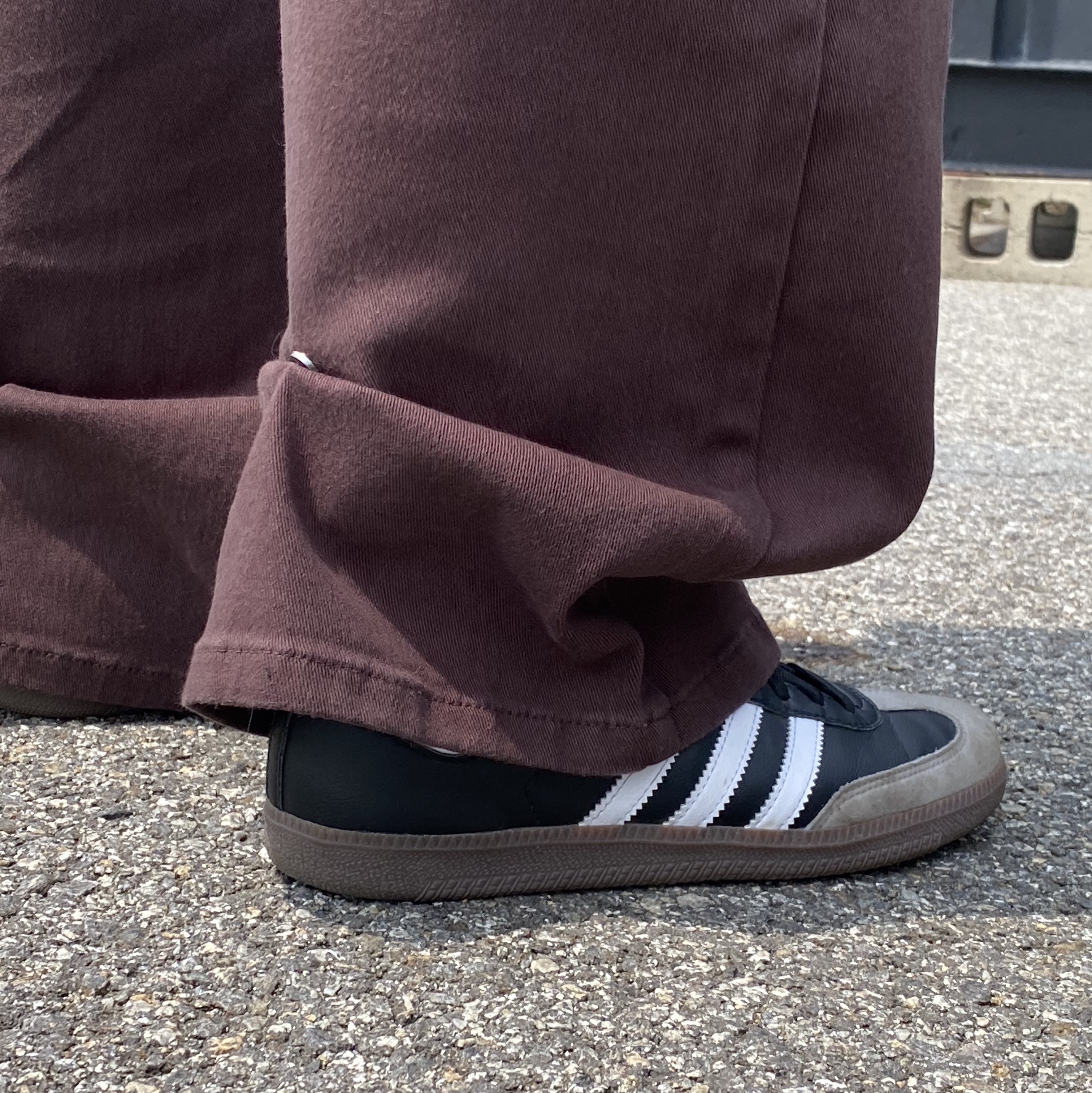 Adidas Samba Vegan Black White 착용 스타일 - 1