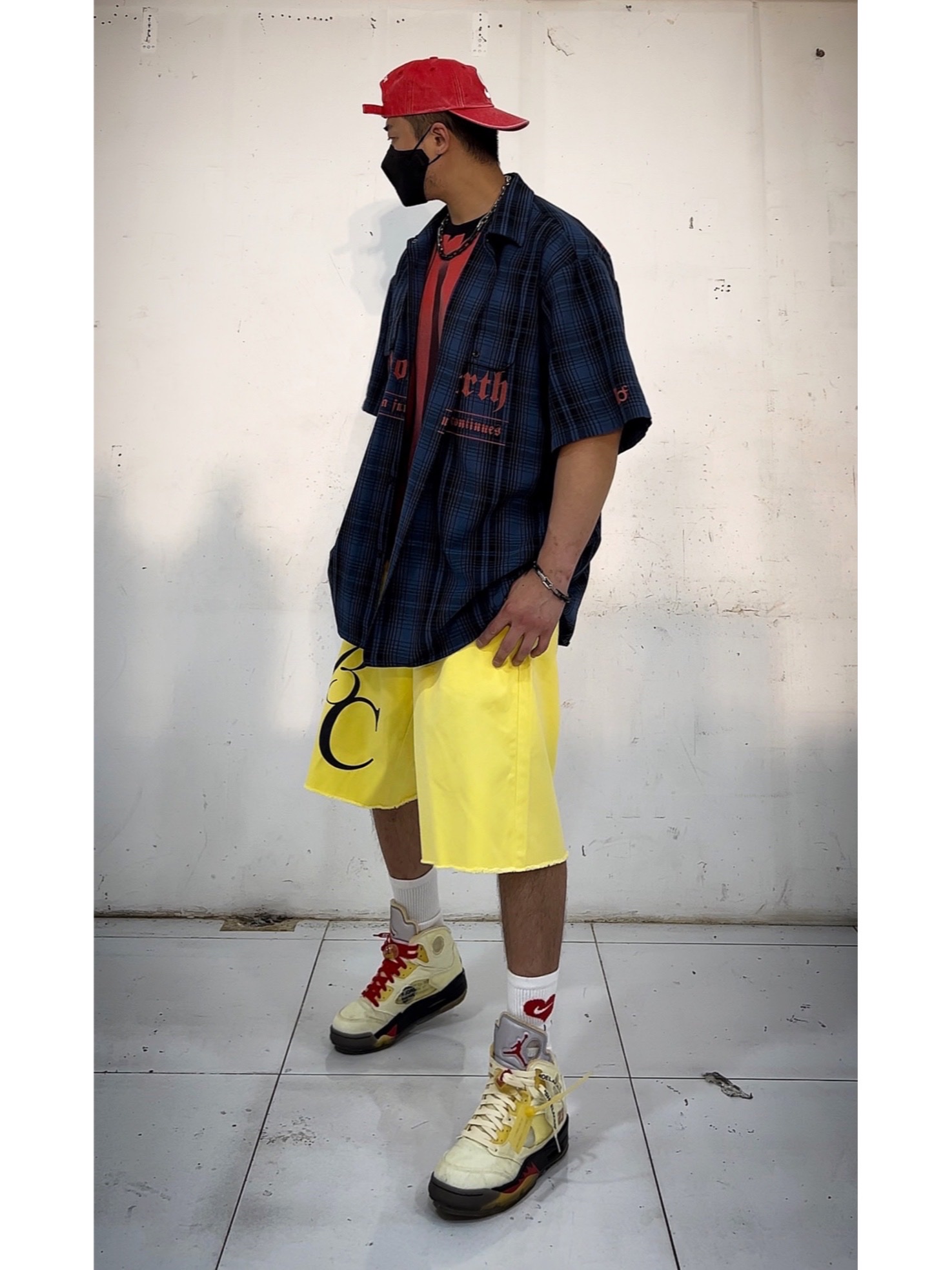 Supreme Pigment Canvas S Logo 6-Panel Red - 23SS, Supreme Bleed Logo S/S Top Black - 20FW 착용 스타일 - 3