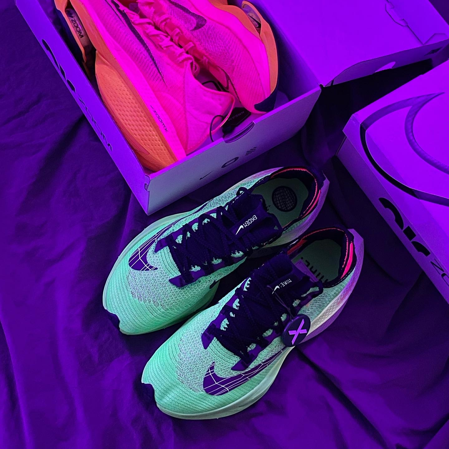 Nike Air Zoom Alphafly Next% Flyknit 2 Screem Green, Nike Air Zoom Alphafly Next% 2 Hyper Pink 착용 스타일 - 3