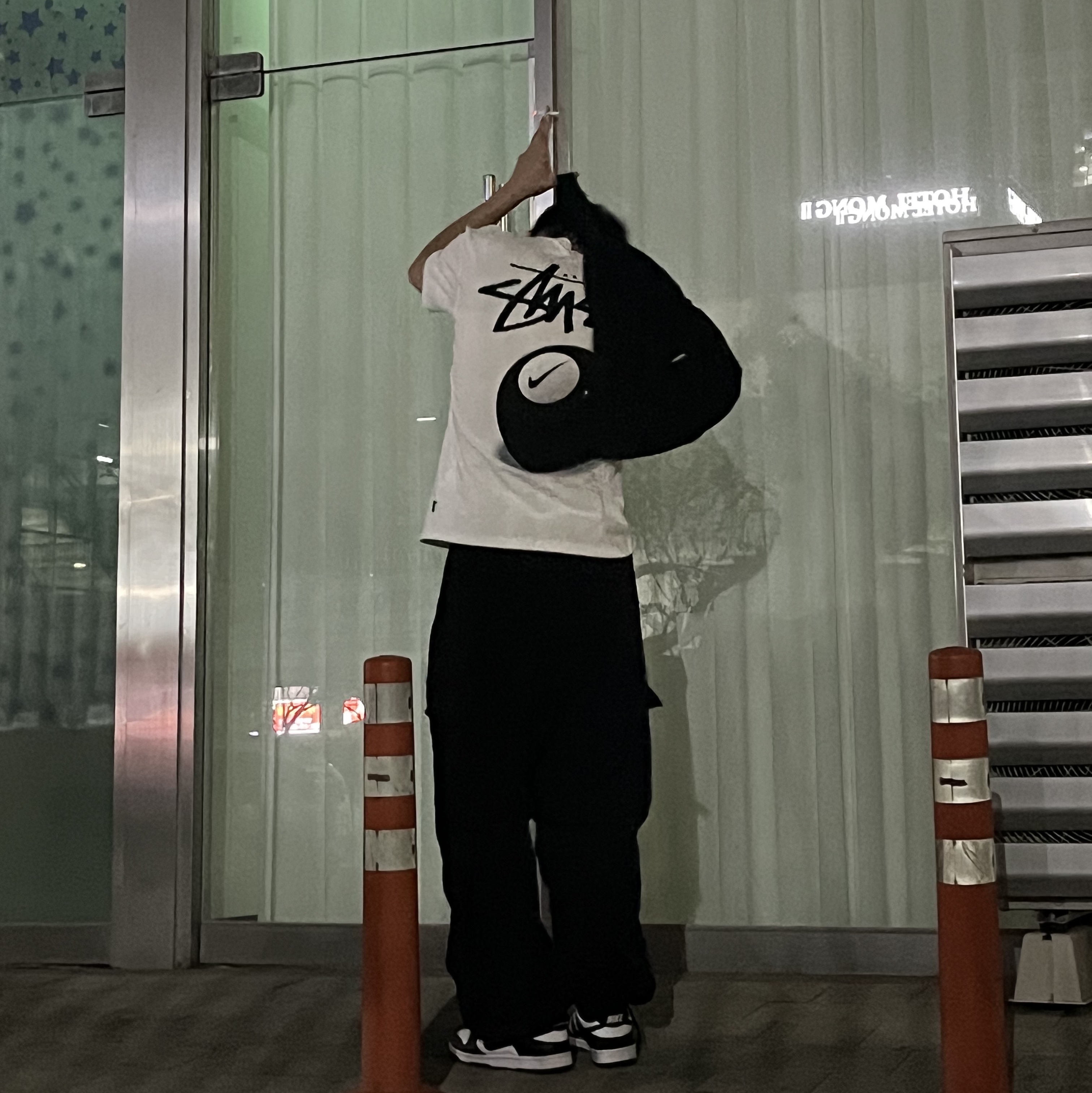 Nike x Stussy NRG FL SS 8 Ball T-Shirt White (DO9323-100) 착용 스타일