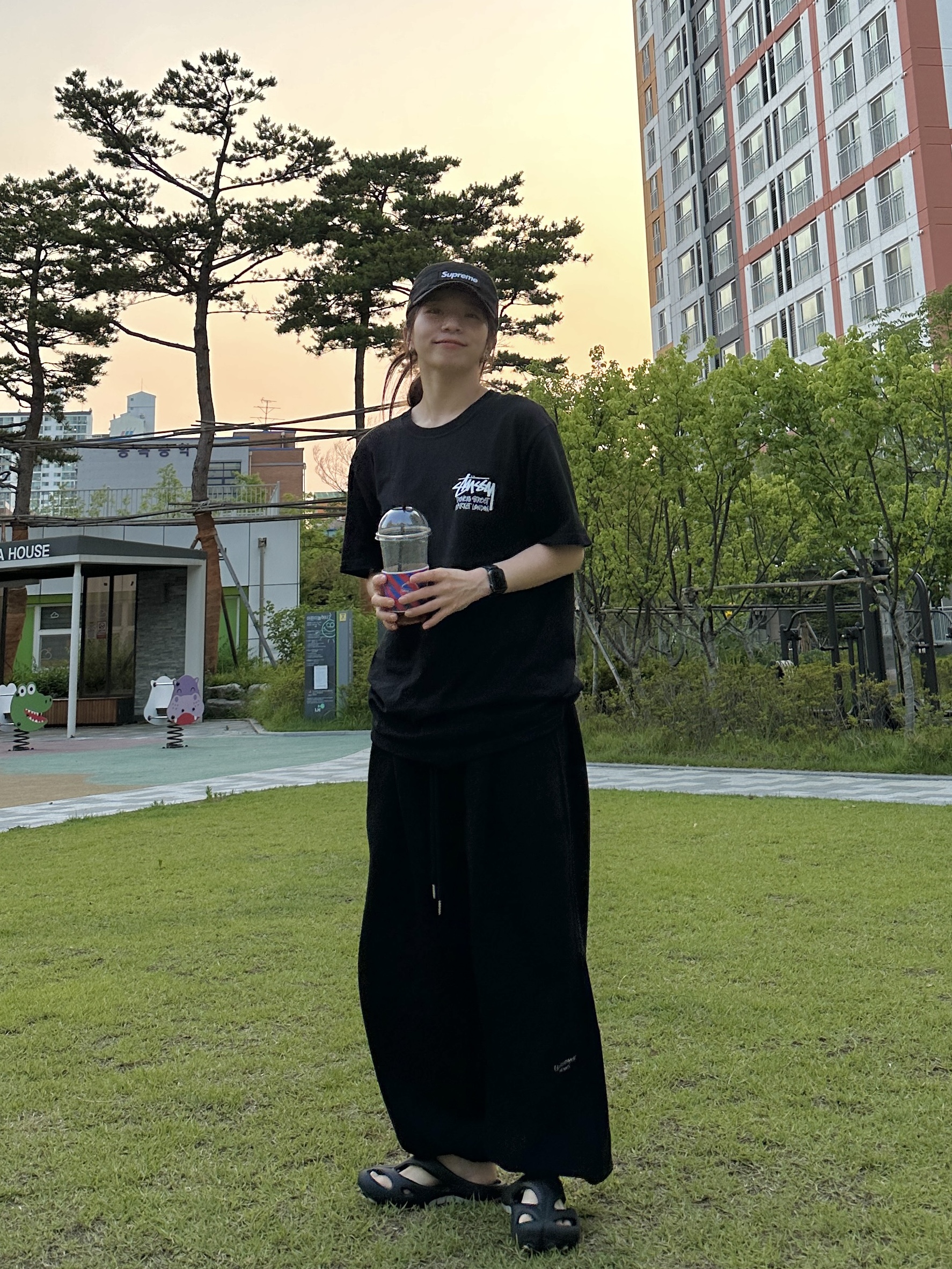 Undermycar Mu.03 Anti Fxxking Logo Play Oversized Sweat Jogger Black, Stussy Stock DSM London T-Shirt Black 착용 스타일