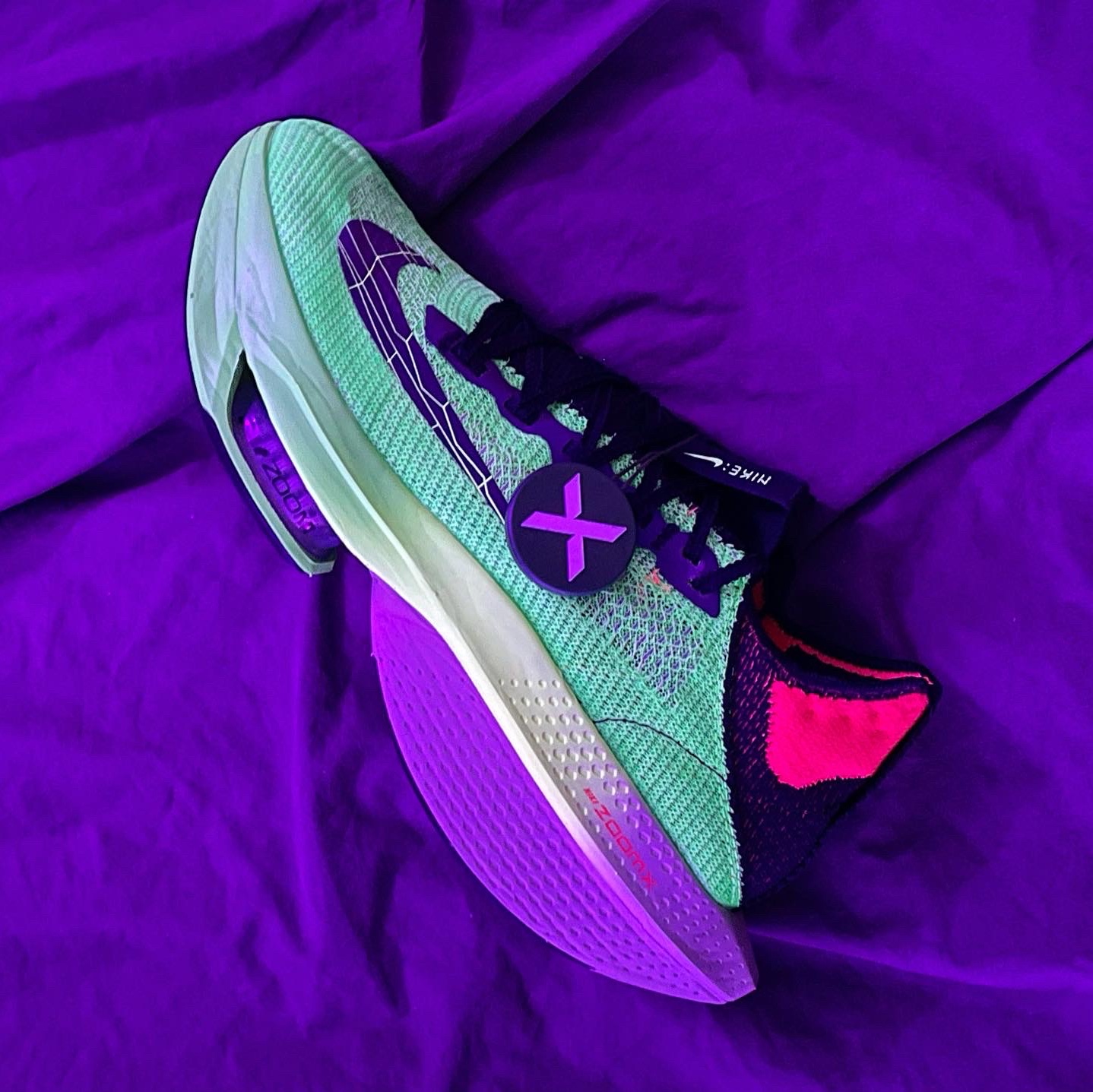 Nike Air Zoom Alphafly Next% Flyknit 2 Screem Green, Nike Air Zoom Alphafly Next% 2 Hyper Pink 착용 스타일 - 2