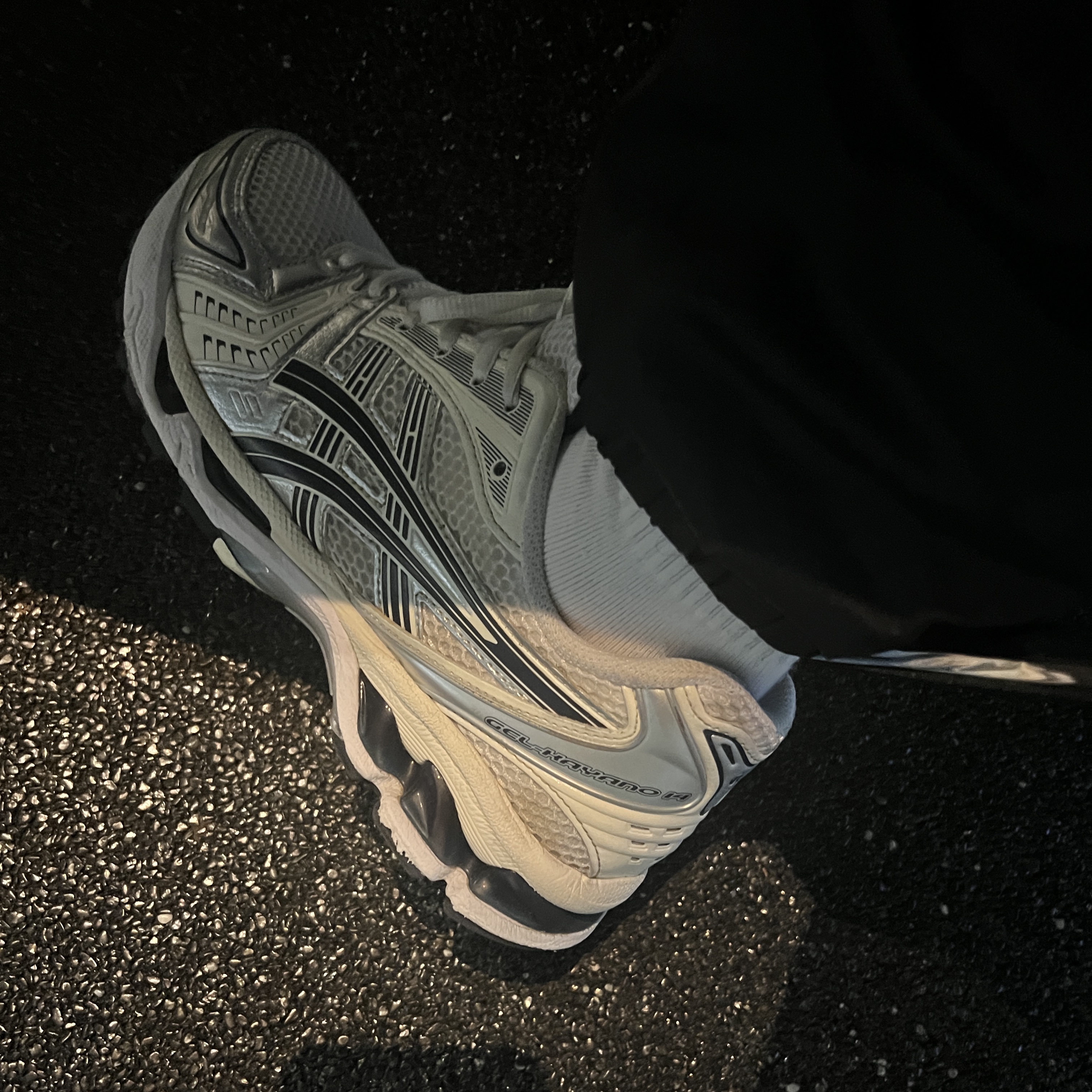 (W) Asics Gel-Kayano 14 White Midnight 착용 스타일