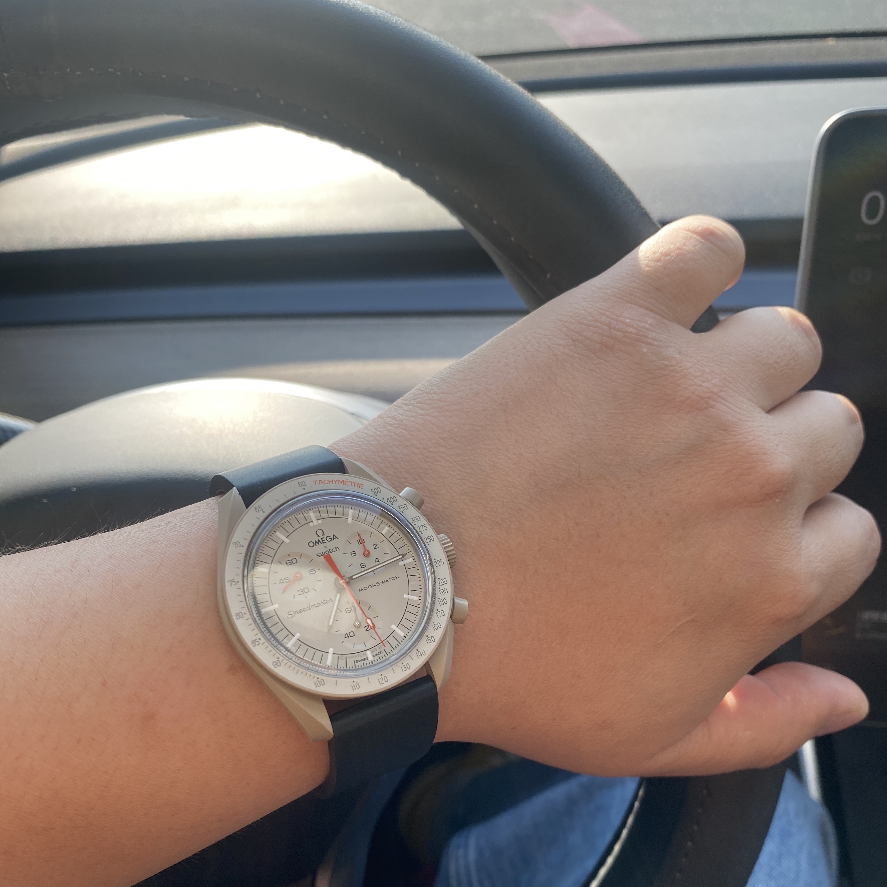 Swatch x Omega Bioceramic MoonSwatch Mission To Jupiter 착용 스타일