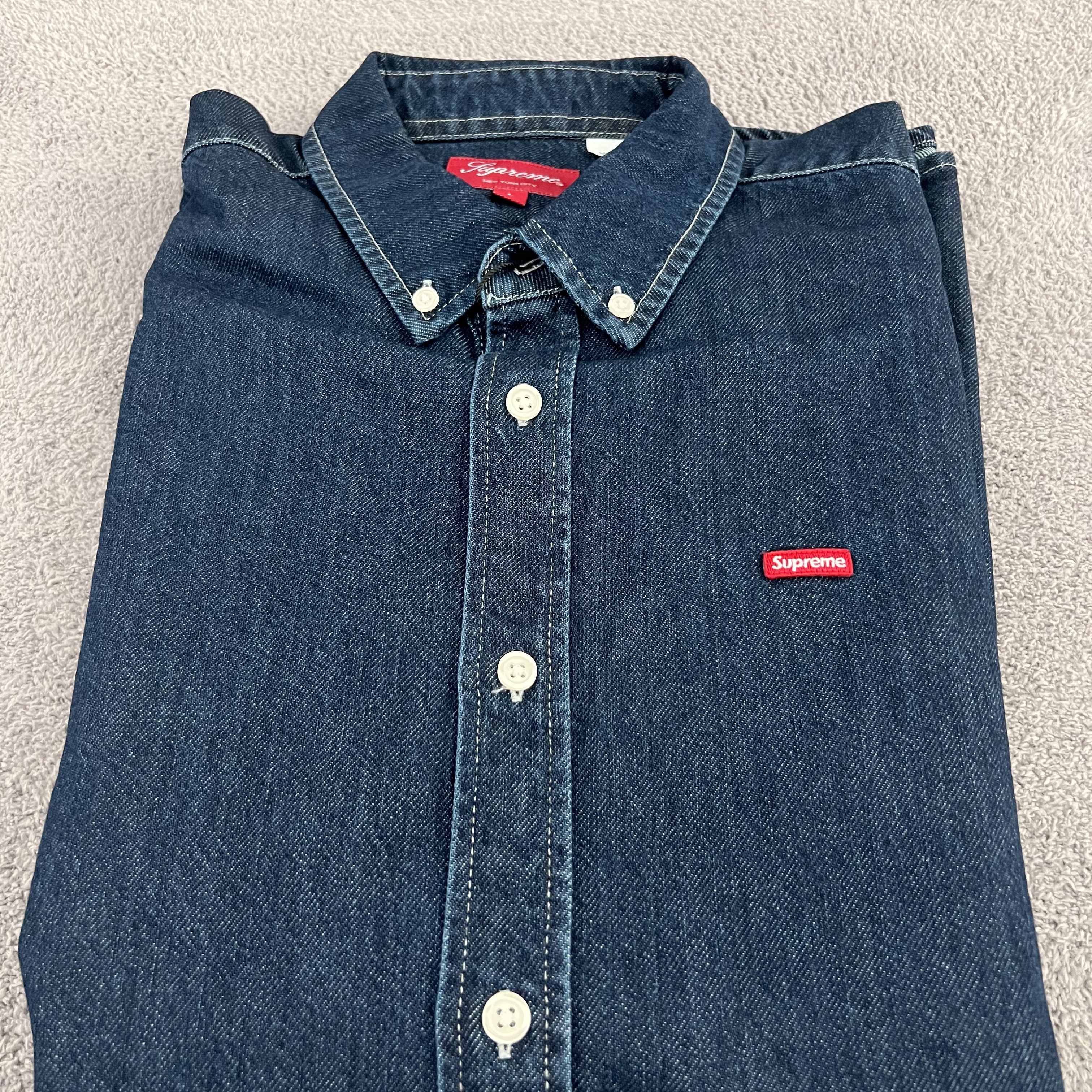 Supreme Small Box Shirt Denim - 22FW 착용 스타일