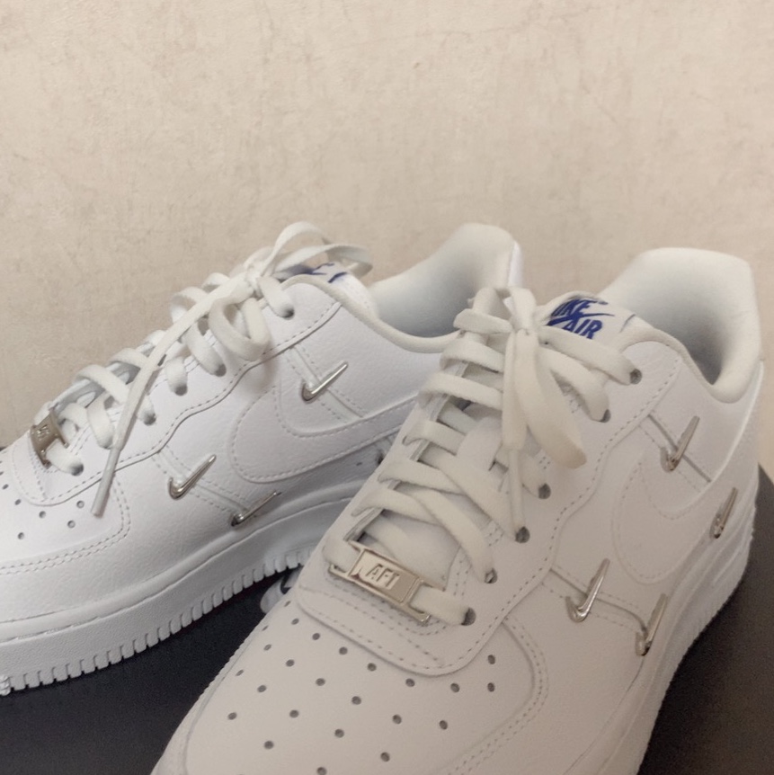 (W) Nike Air Force 1 Low '07 LX Chrome Luxe 착용 스타일 - 2