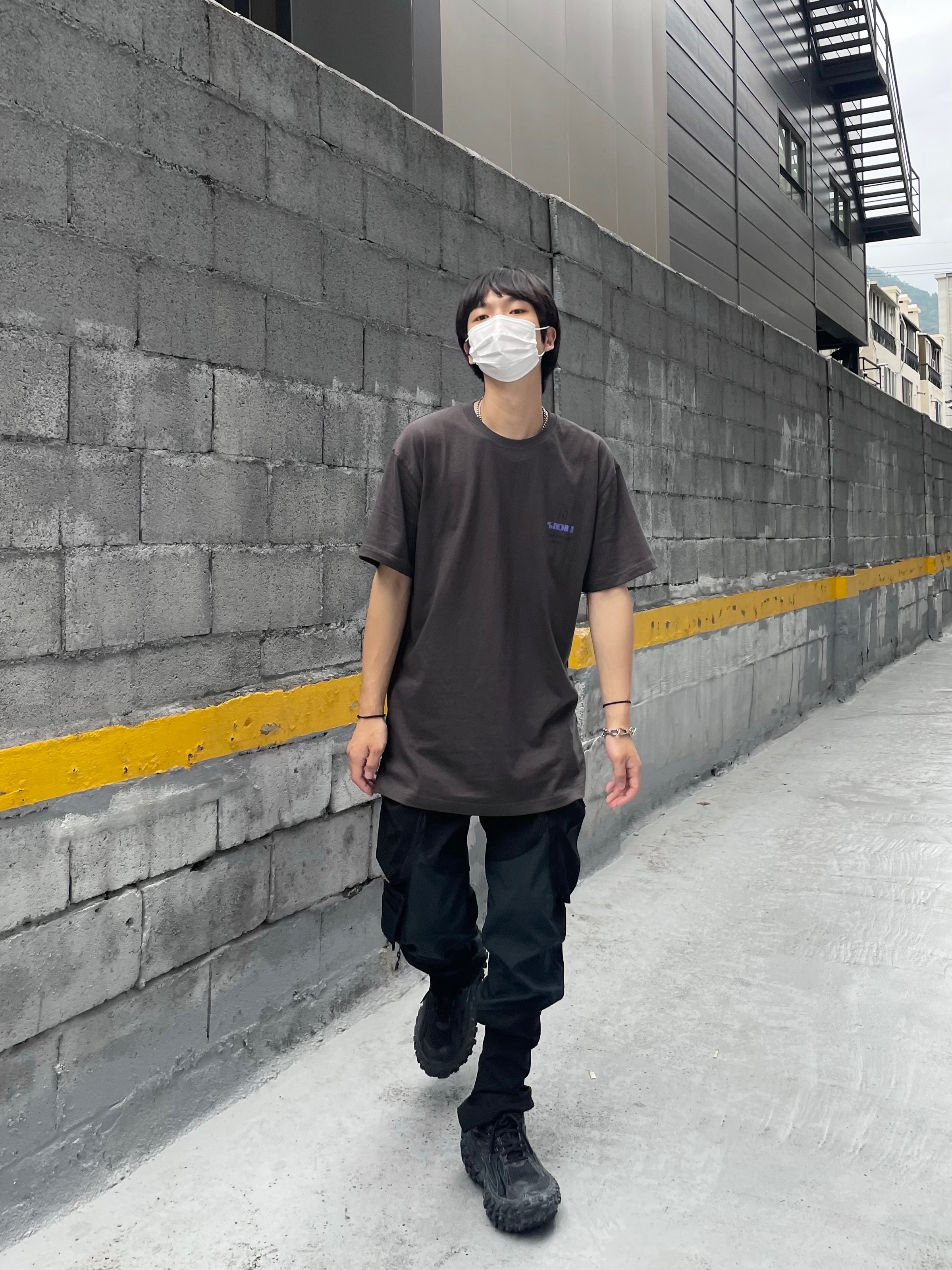 Undermycar Bucky Multi Pocket Dynamic Pants Dark Forest - 22SS, Undermycar Sioki Repeat T-Shirt Charcoal Shadow Purple - 22SS 착용 스타일