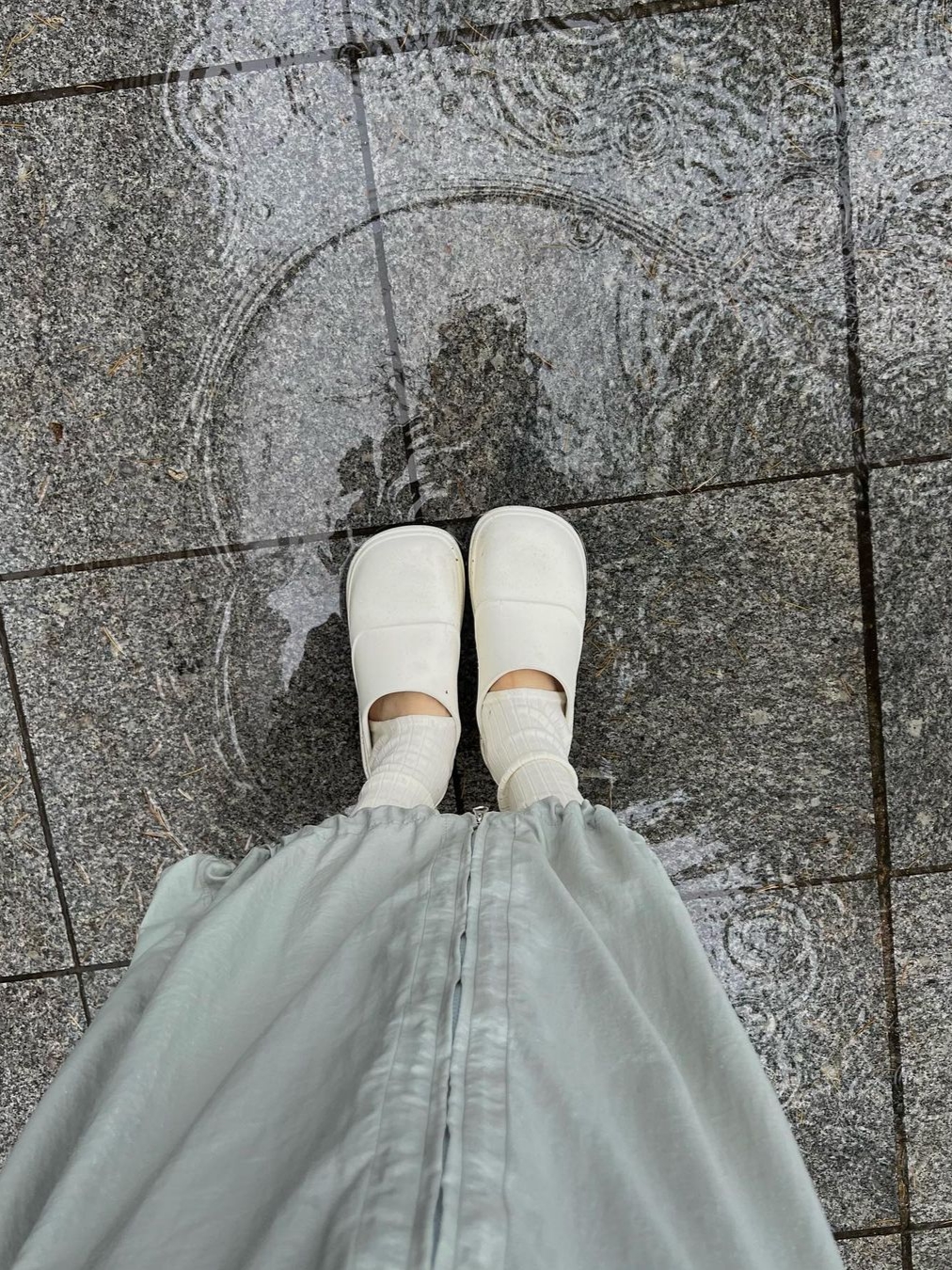 (W) Rockfishweatherwear Hayden Clog White 착용 스타일