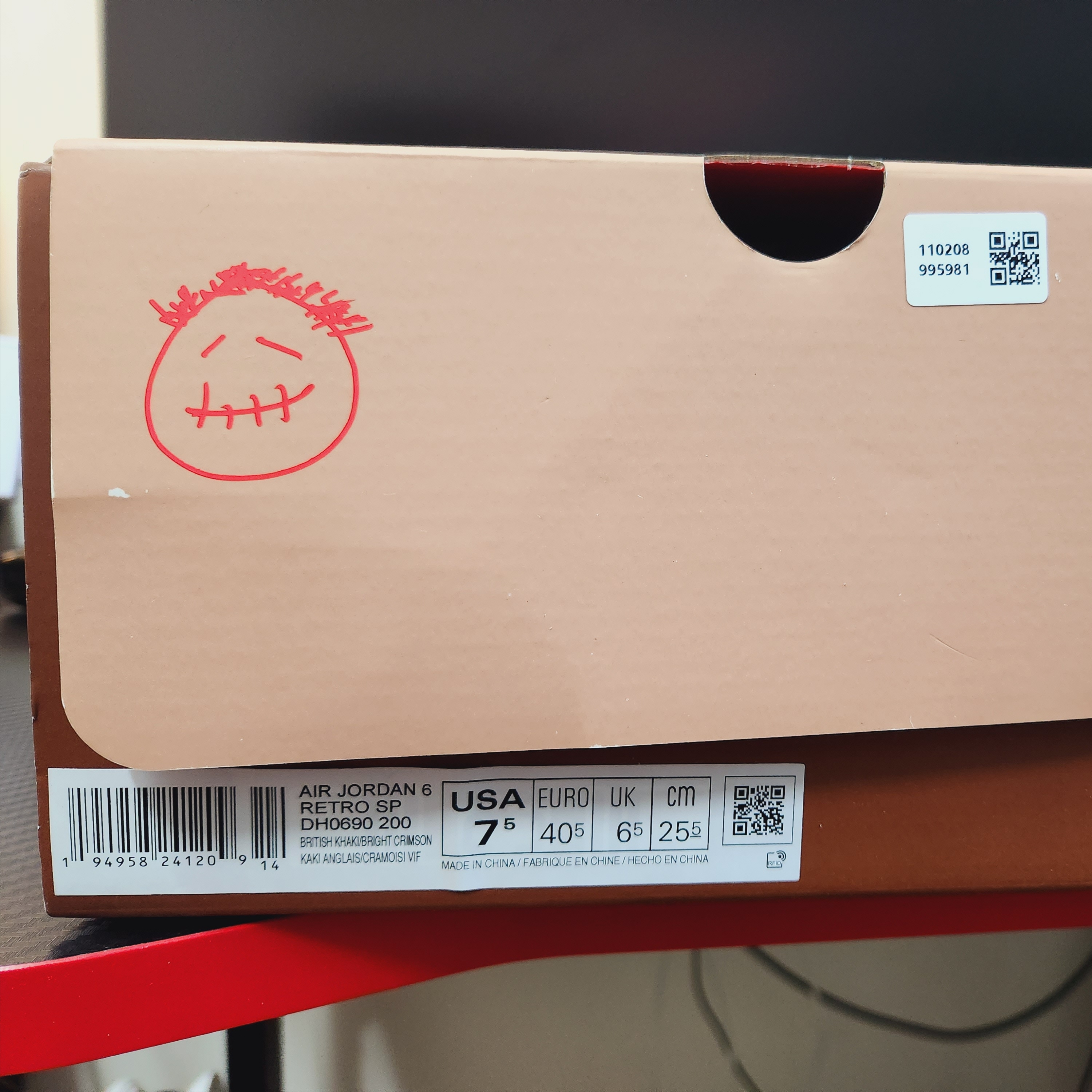 Jordan 6 x Travis Scott Retro SP British Khaki 착용 스타일 - 5