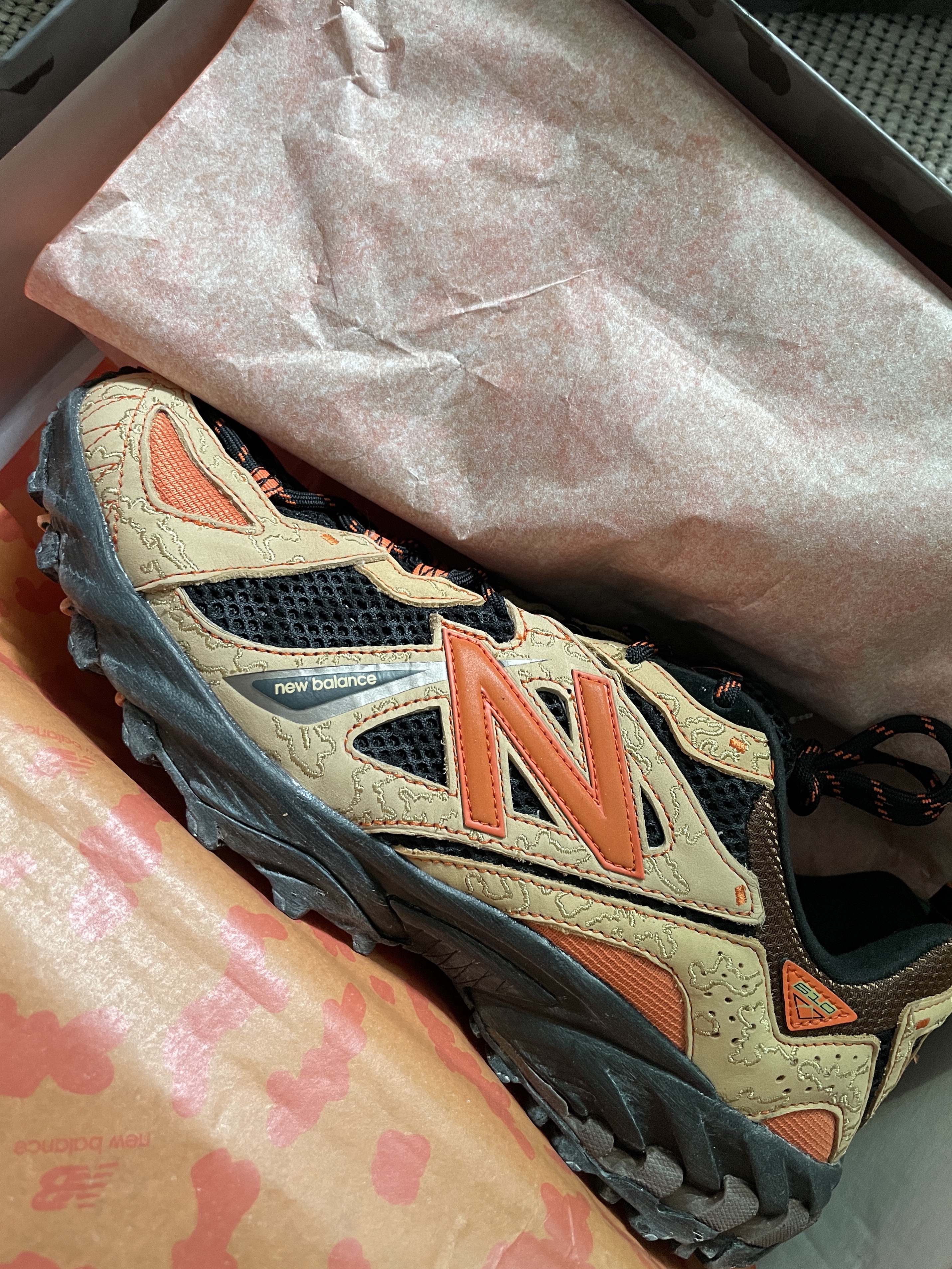 New Balance x Joe Freshgoods Beneath the Surface 610 Lil Desert Brown - D Standard 착용 스타일 - 2