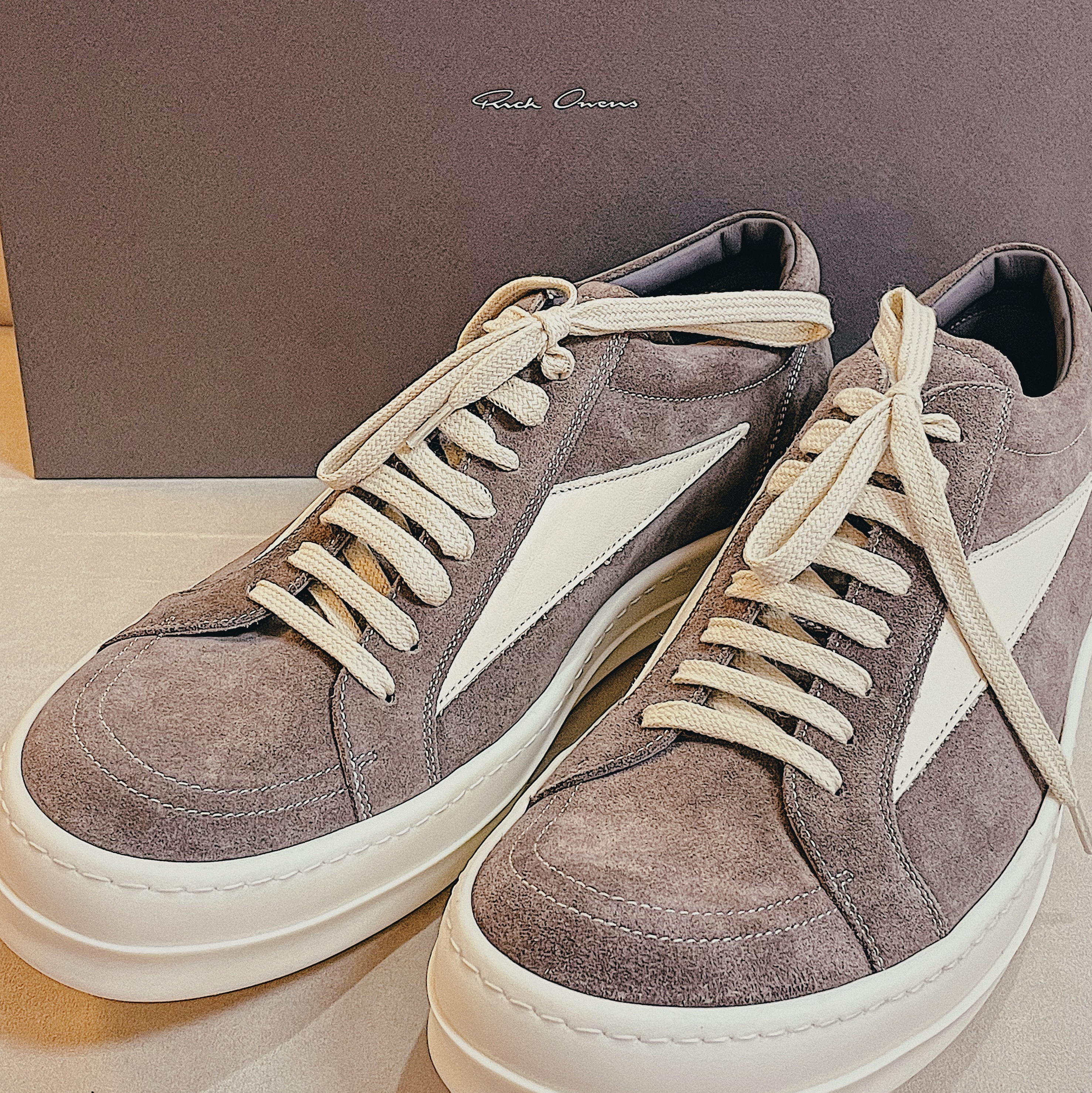 Rick Owens Suede Vintage Sneakers Dust 착용 스타일
