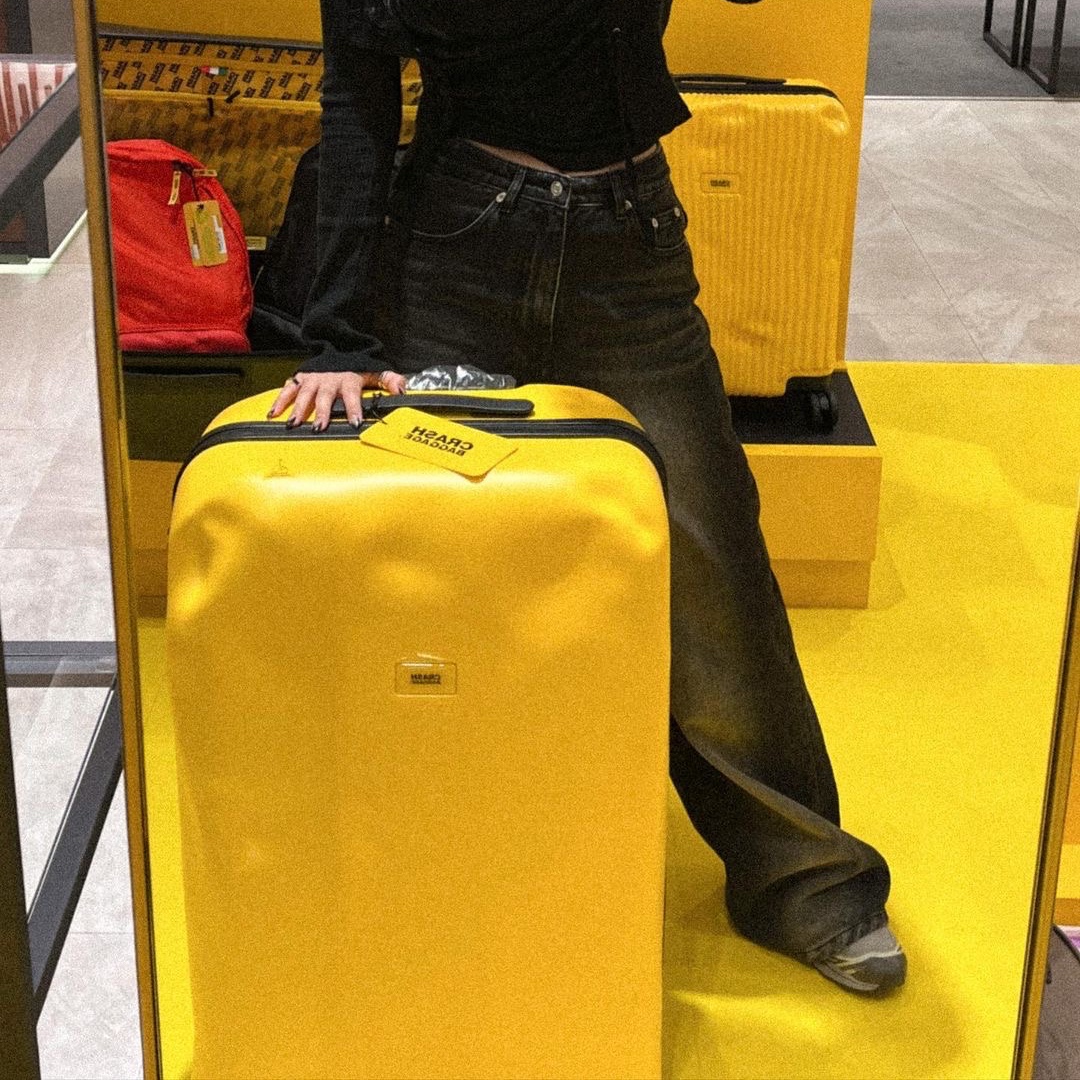 CRASH BAGGAGE Icon 31inch Yellow, CRASH BAGGAGE Icon 31inch Silver 착용 스타일