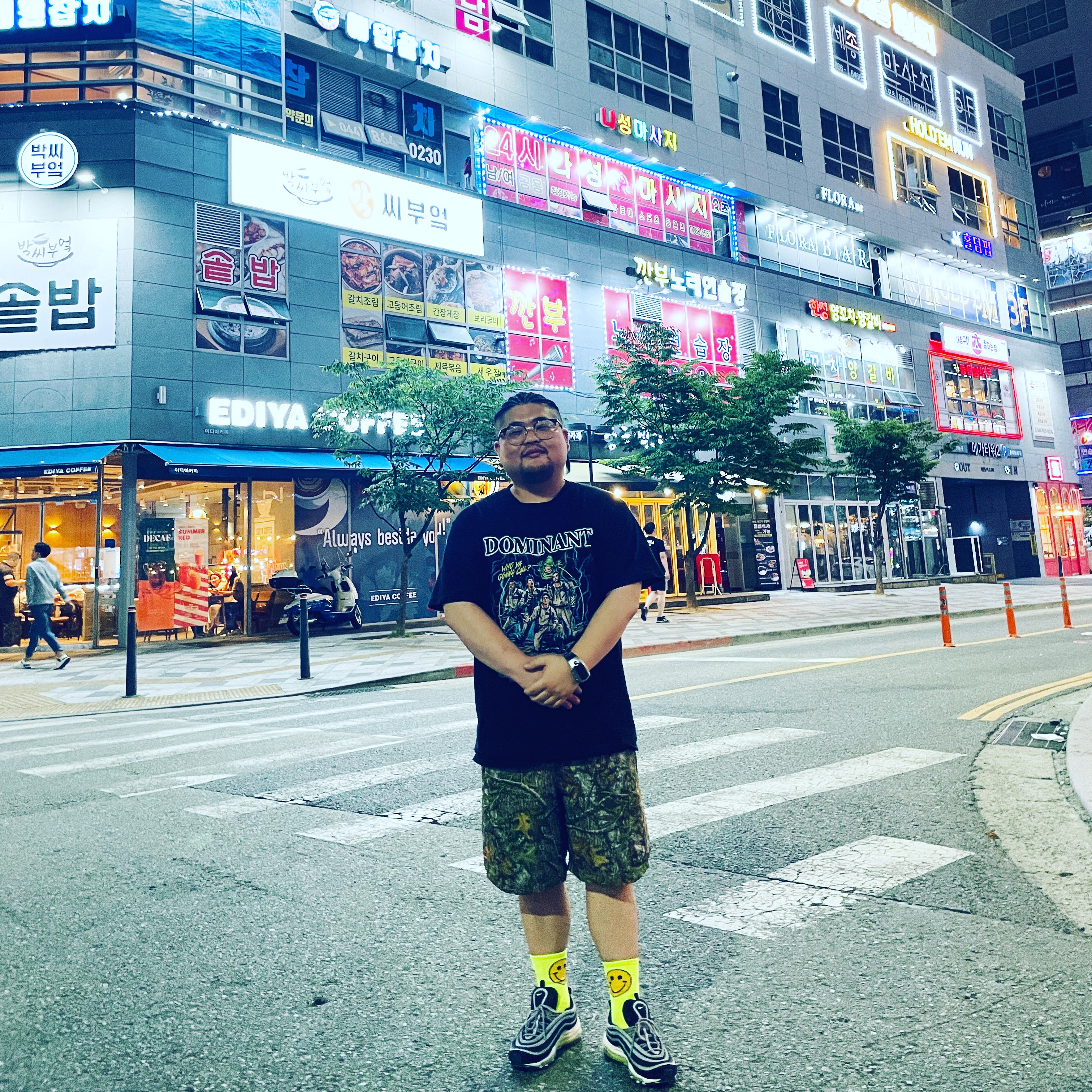 Nike Air Max 97 OG Black Volt Asia, Supreme Cargo Water Shorts Mossy Oak Camo - 21SS 착용 스타일