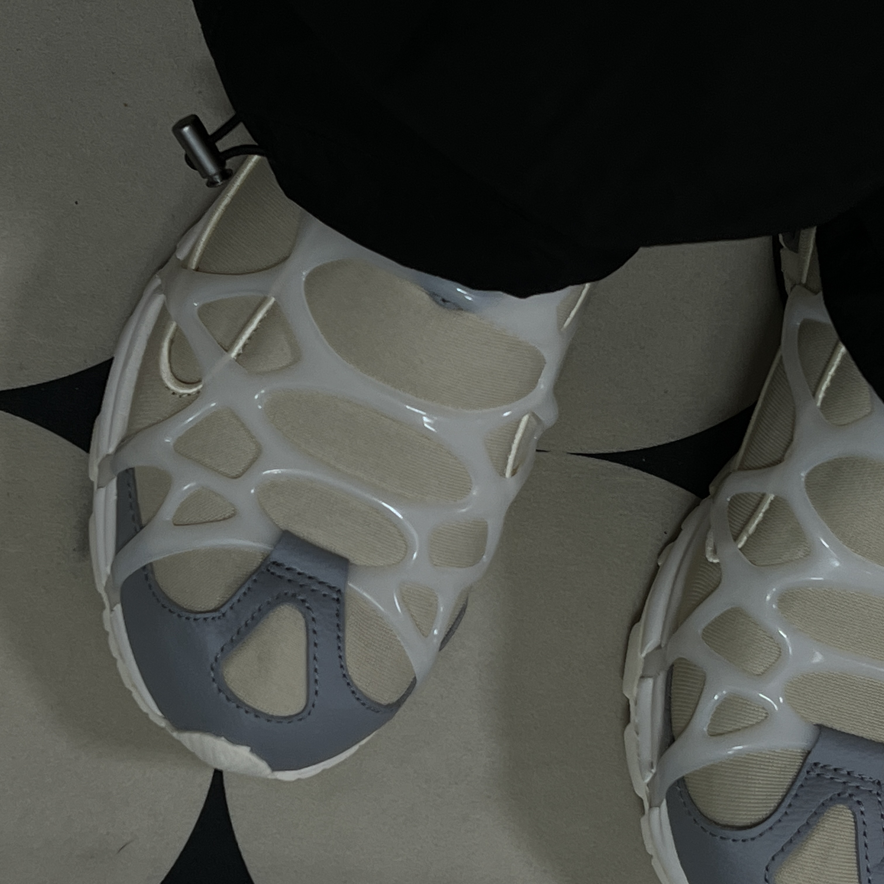 Nike Air Kukini Rattan and Particle Grey 착용 스타일