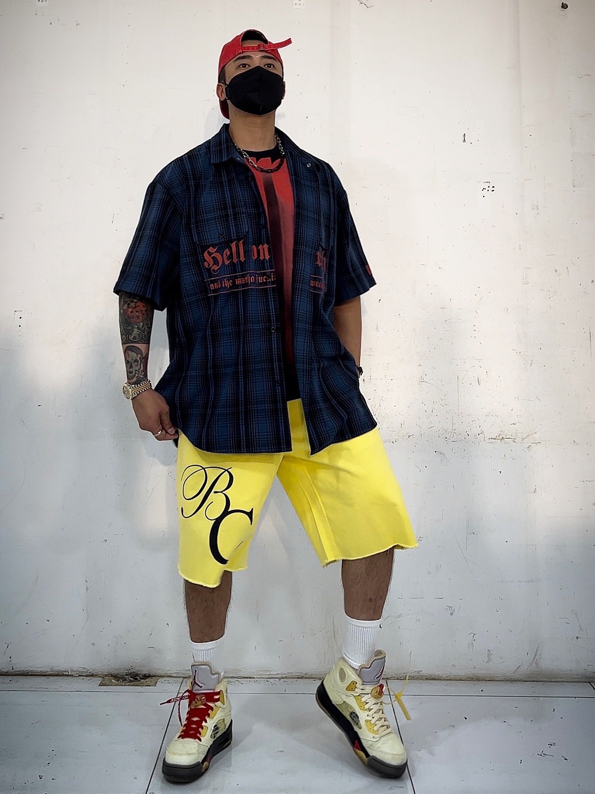Supreme Pigment Canvas S Logo 6-Panel Red - 23SS, Supreme Bleed Logo S/S Top Black - 20FW 착용 스타일 - 1