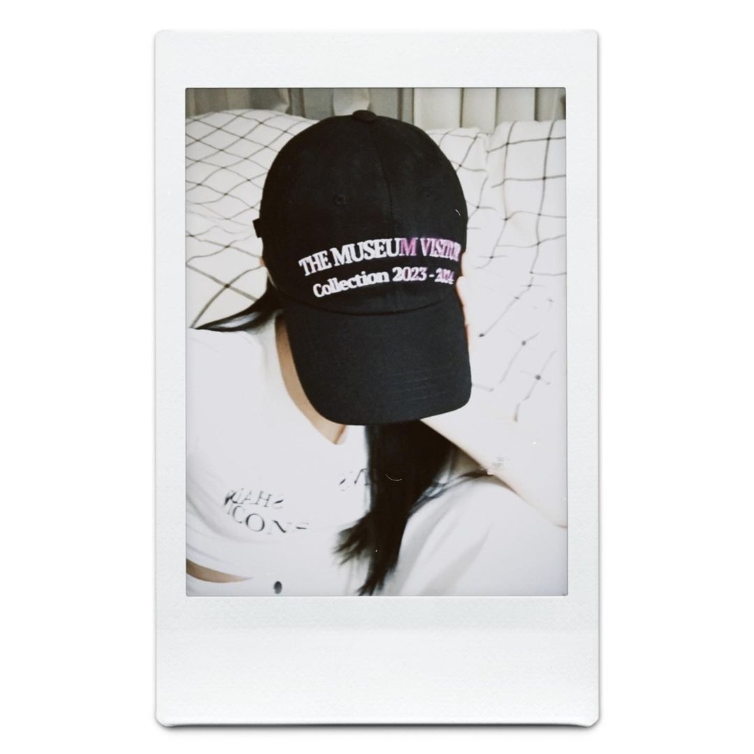 The Museum Visitor Collection 2023-2024 Sprayed Ball Cap Black 착용 스타일 - 3