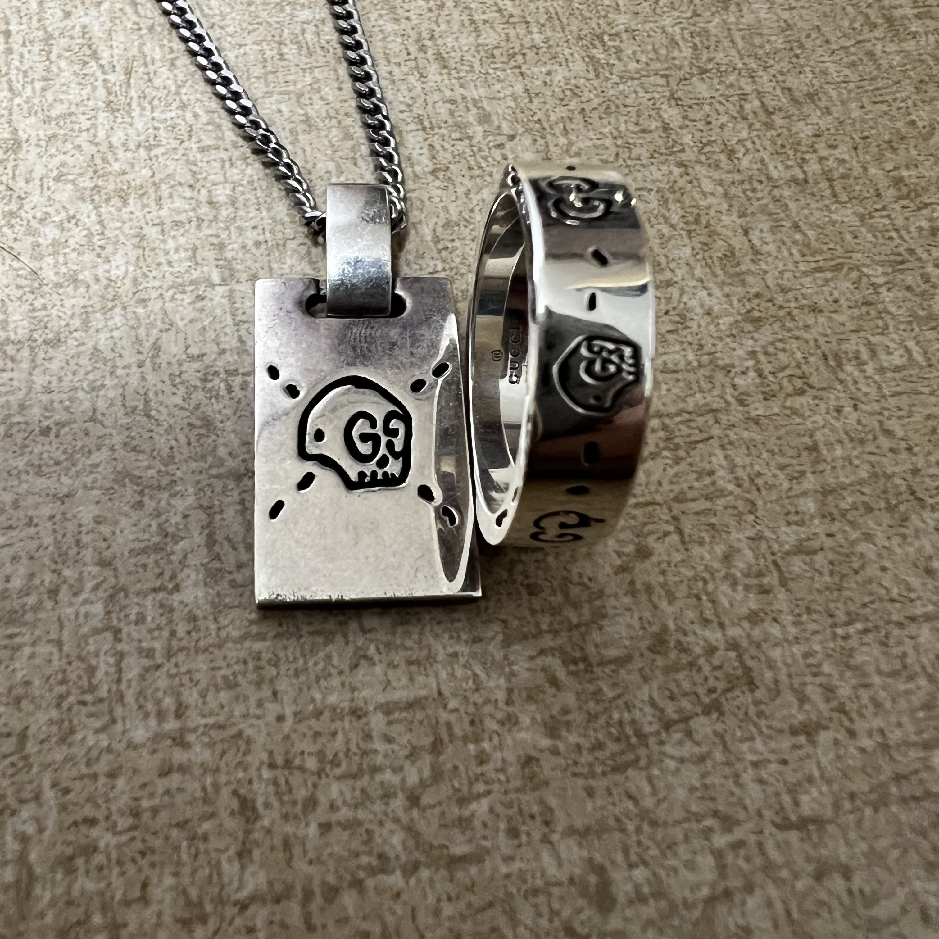 Gucci Ghost Ring Silver 6mm 착용 스타일