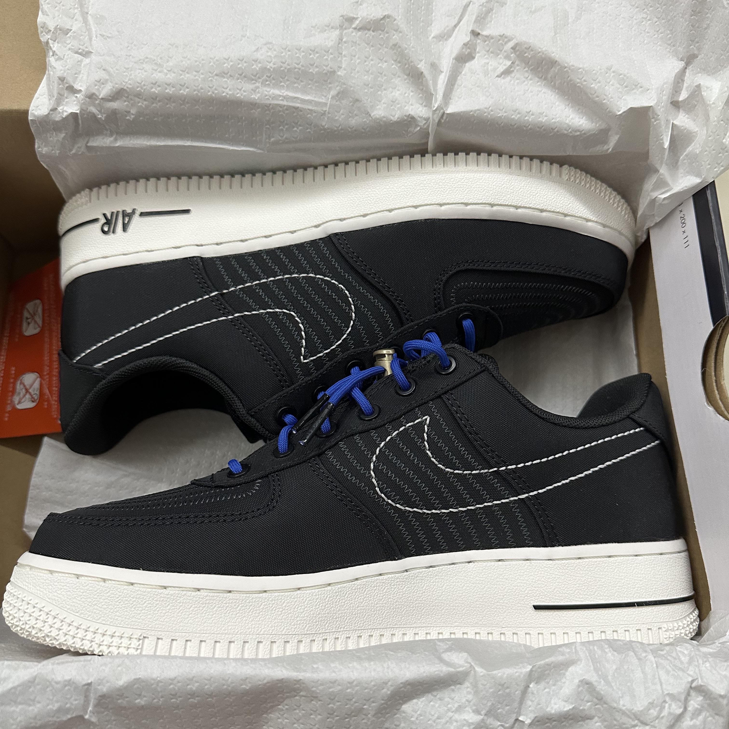 Nike Air Force 1 '07 LV8 Black Anthracite 착용 스타일 - 1