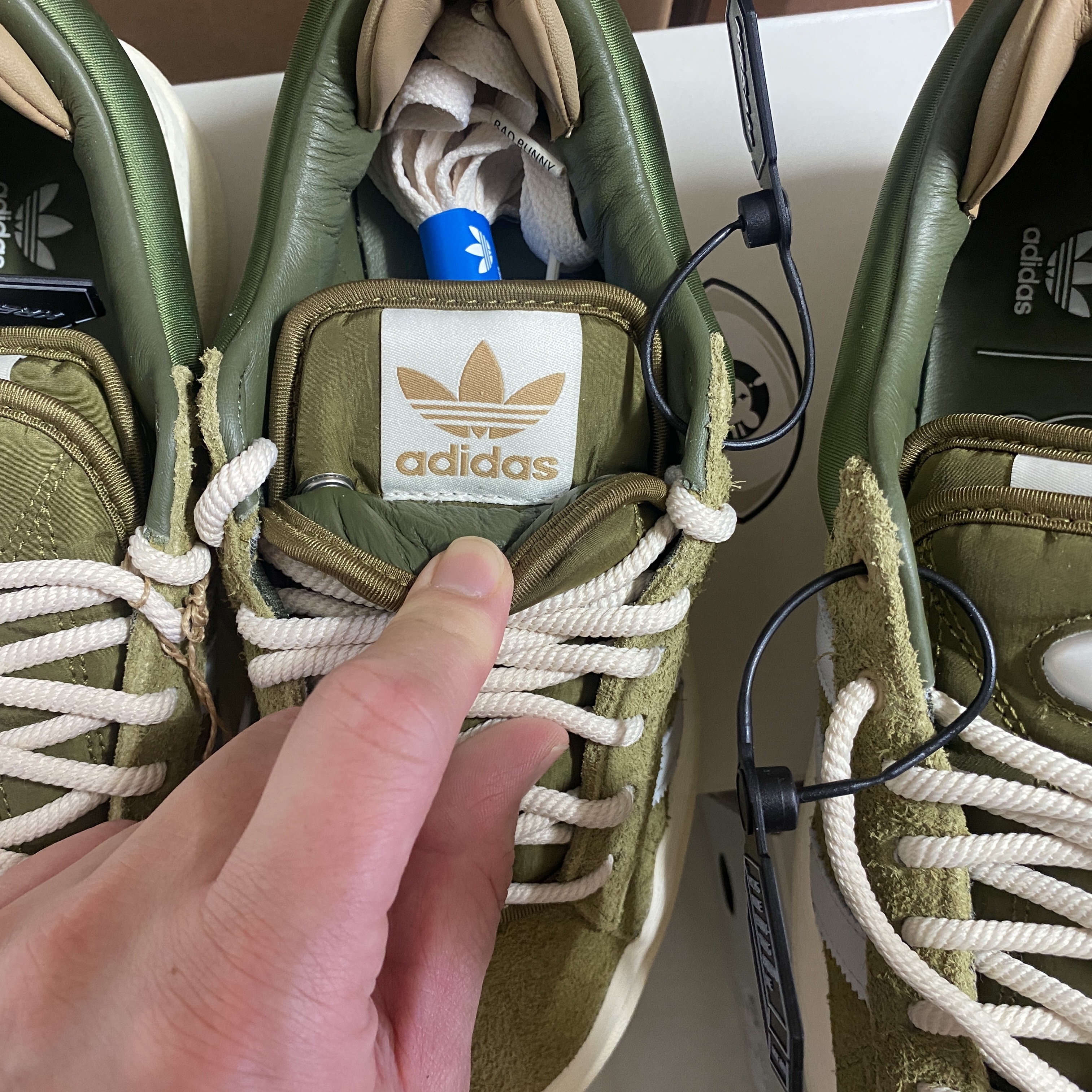 Adidas x Bad Bunny Campus Wild Moss 착용 스타일 - 2
