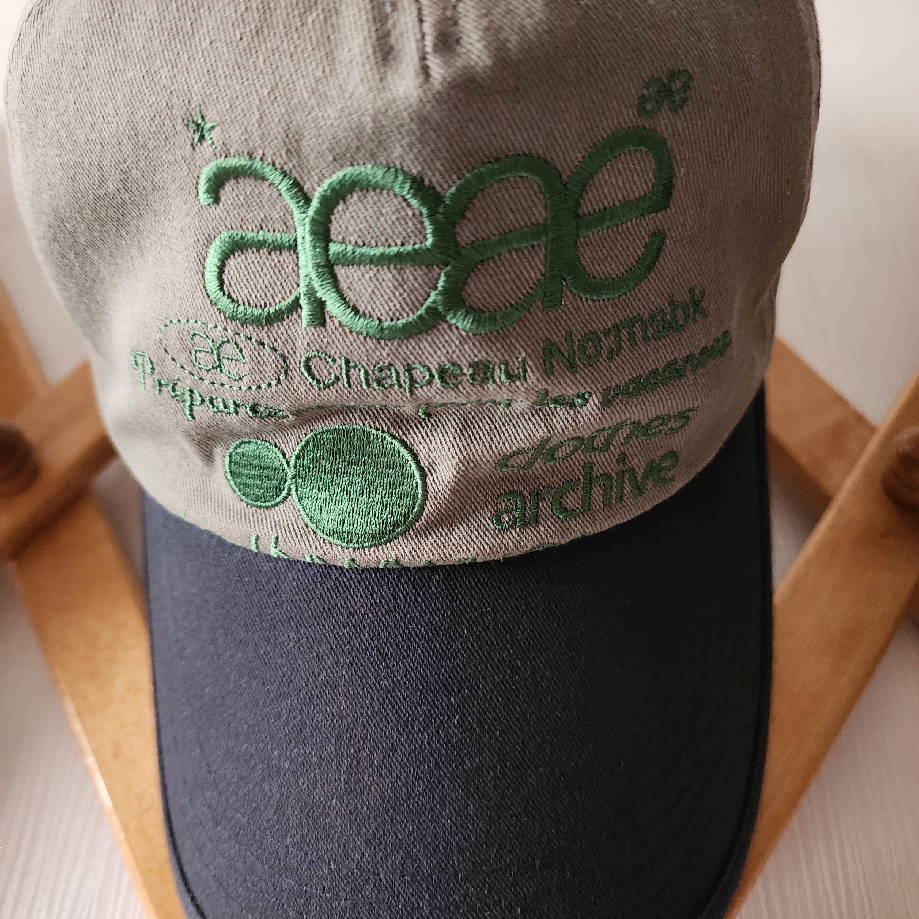 Aeae Web Logo 5-Pannel Green 착용 스타일