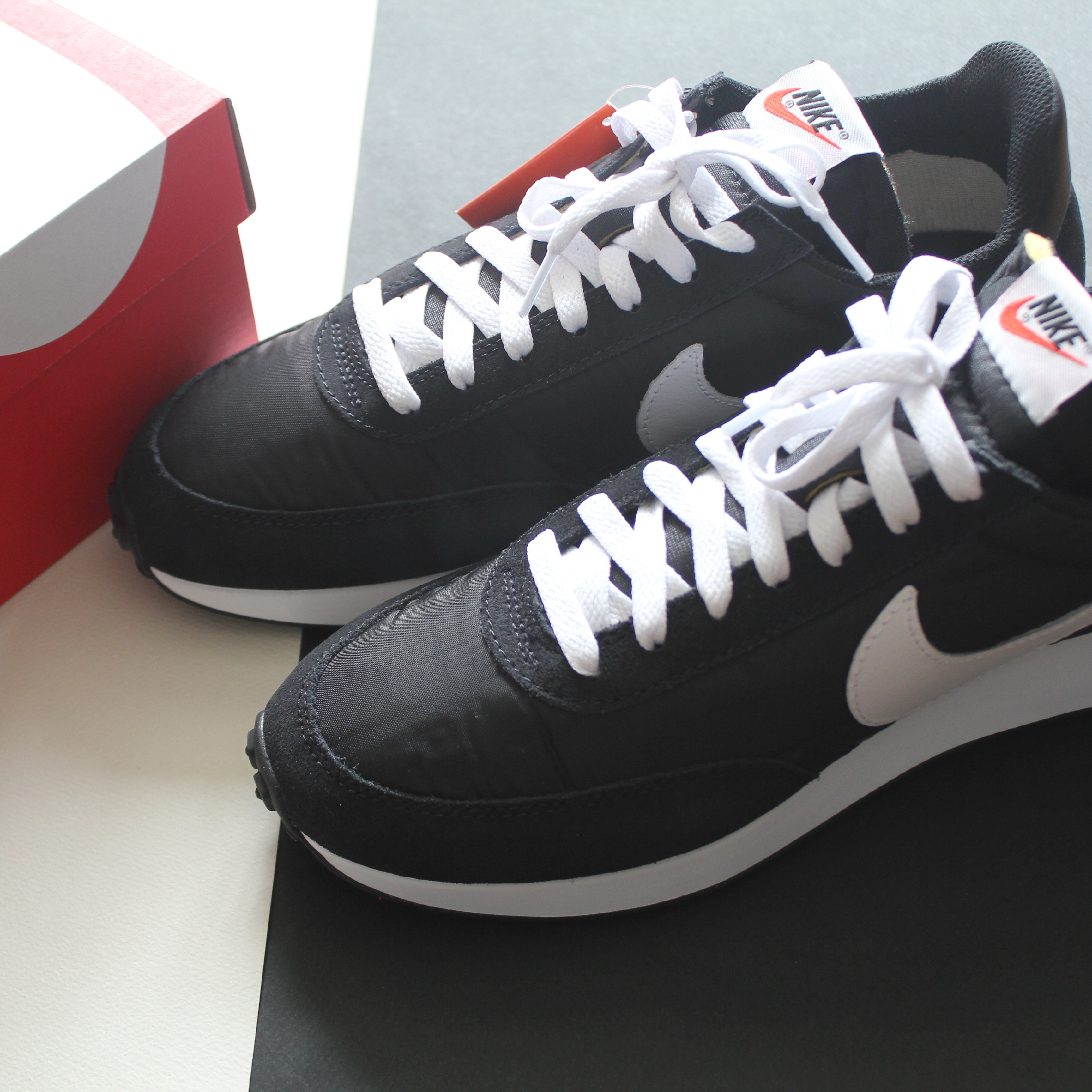 Nike Air Tailwind 79 Black White 착용 스타일 - 1