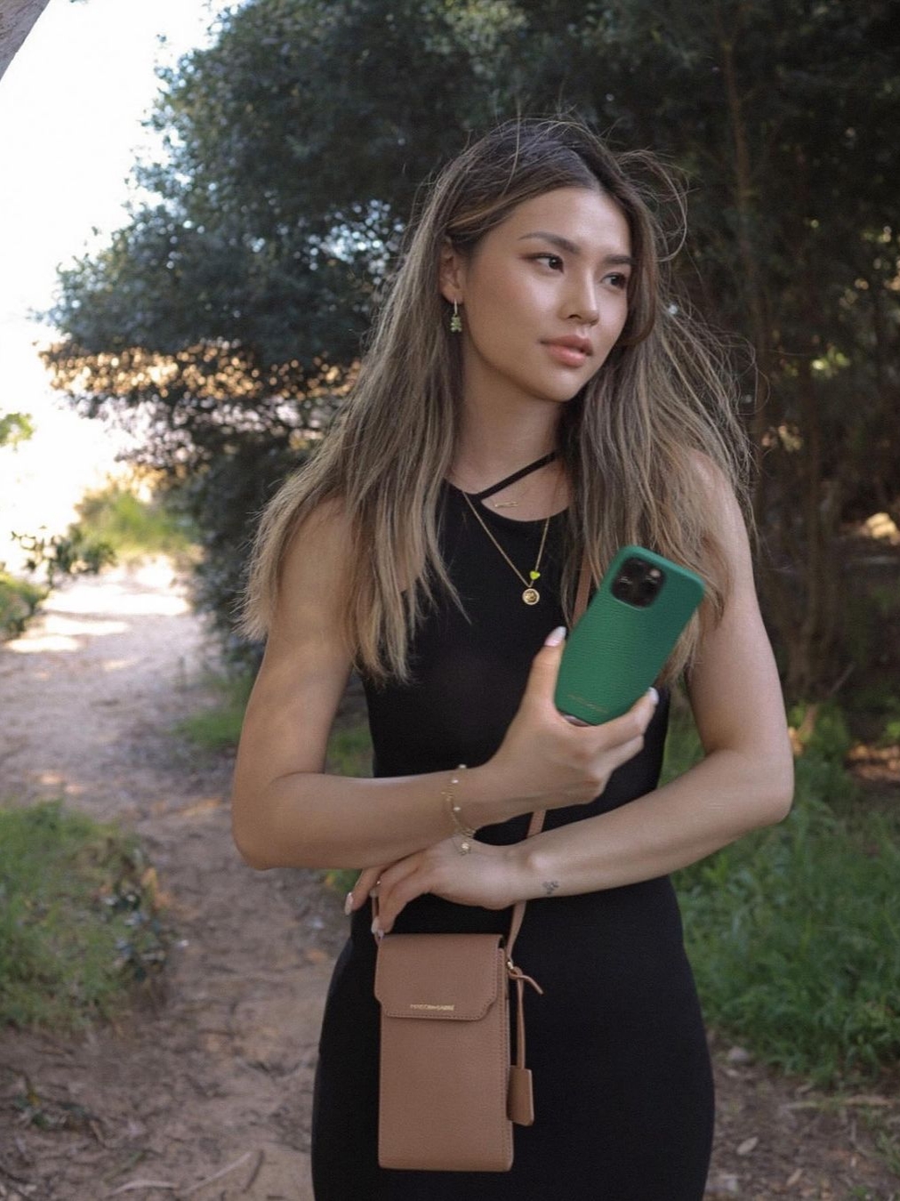 [KREAM 단독] Maison de Sabre iphone Case 14 Pro Emerald Green, [KREAM 단독] Maison de Sabre iphone Case 14 Pro Max Emerald Green 착용 스타일