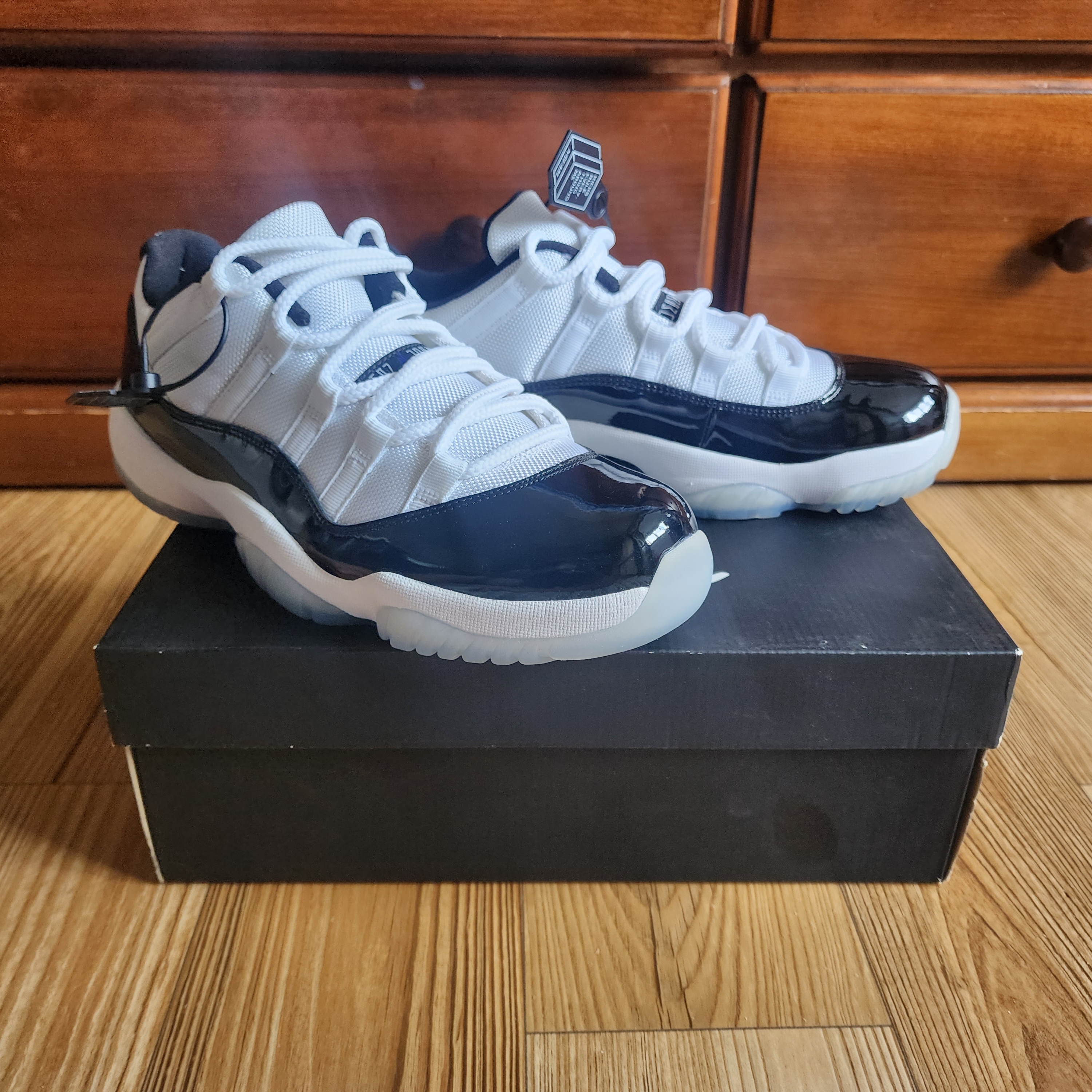 Jordan 11 Retro Low Concord 착용 스타일 - 4