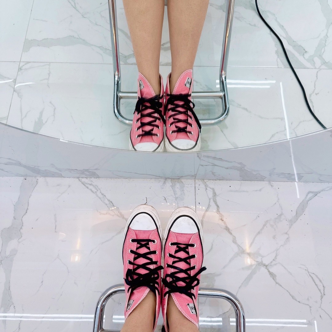 Converse x Stussy Chuck 70 High Plumeria, Stussy Dollie Pigment Dyed T-Shirt Artichoke 착용 스타일 - 2