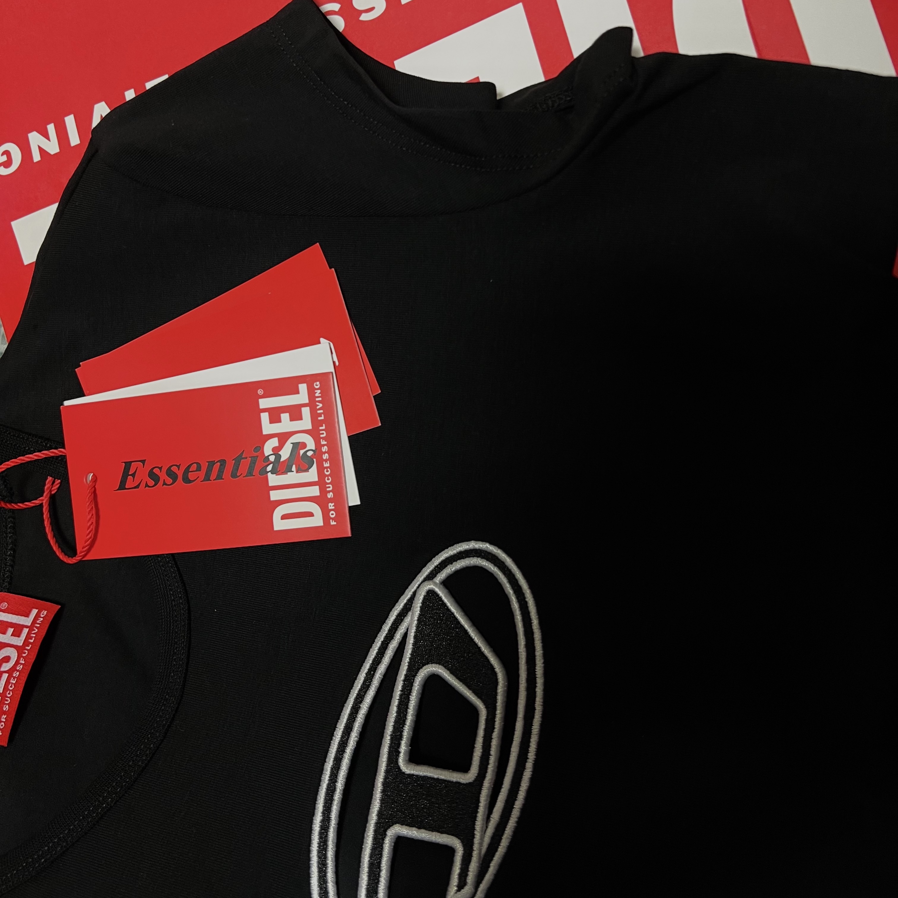 (W) Diesel T-Angie Peekaboo Logo T-Shirt Black 착용 스타일