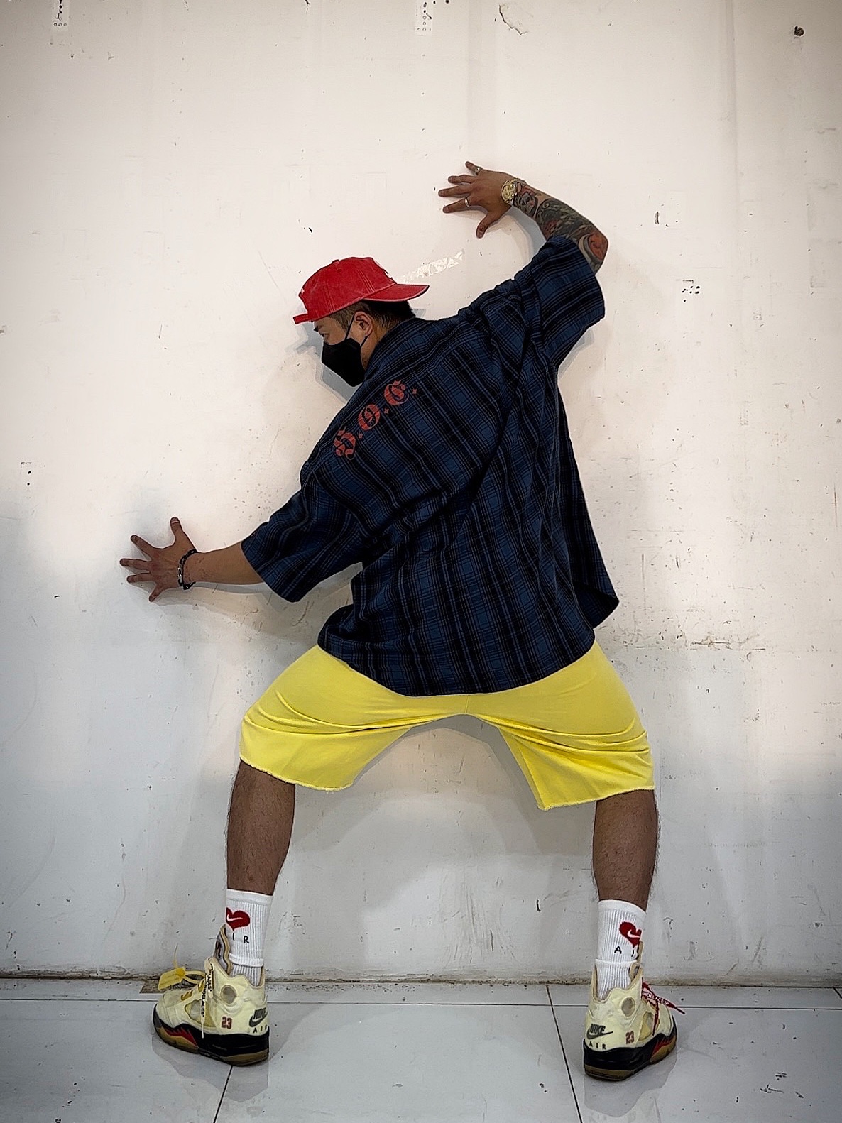 Supreme Pigment Canvas S Logo 6-Panel Red - 23SS, Supreme Bleed Logo S/S Top Black - 20FW 착용 스타일 - 2