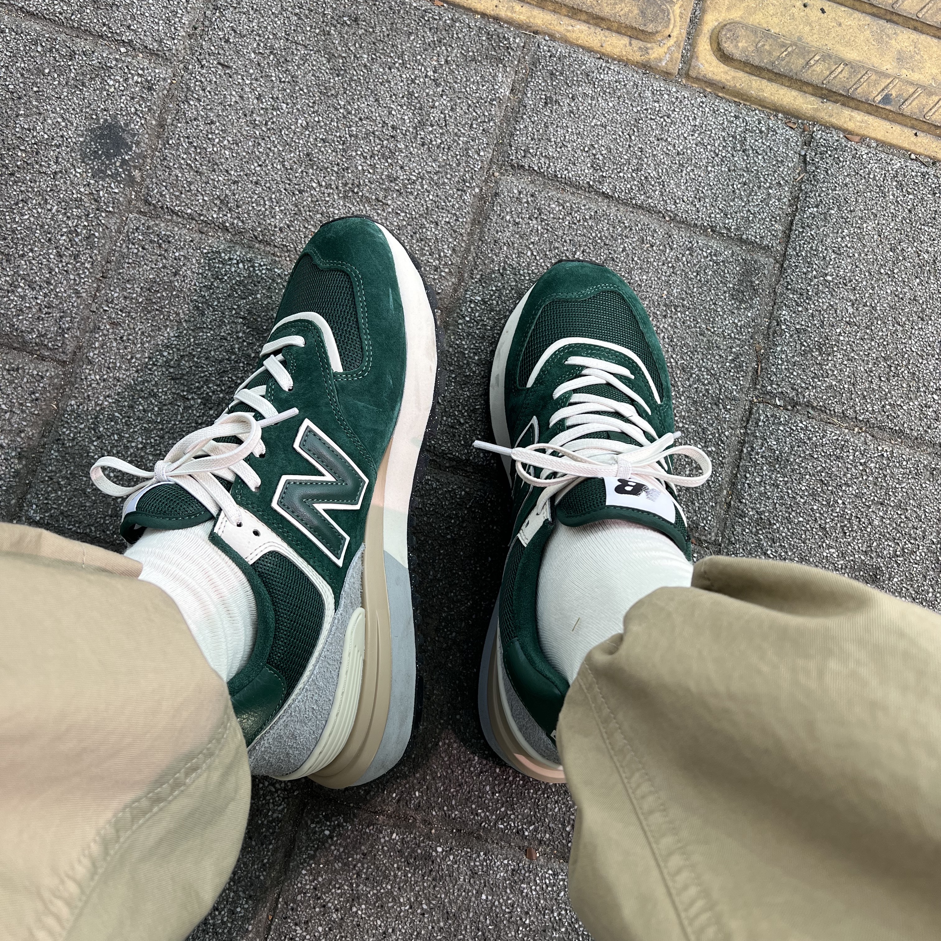 New Balance 574 Legacy Green 착용 스타일