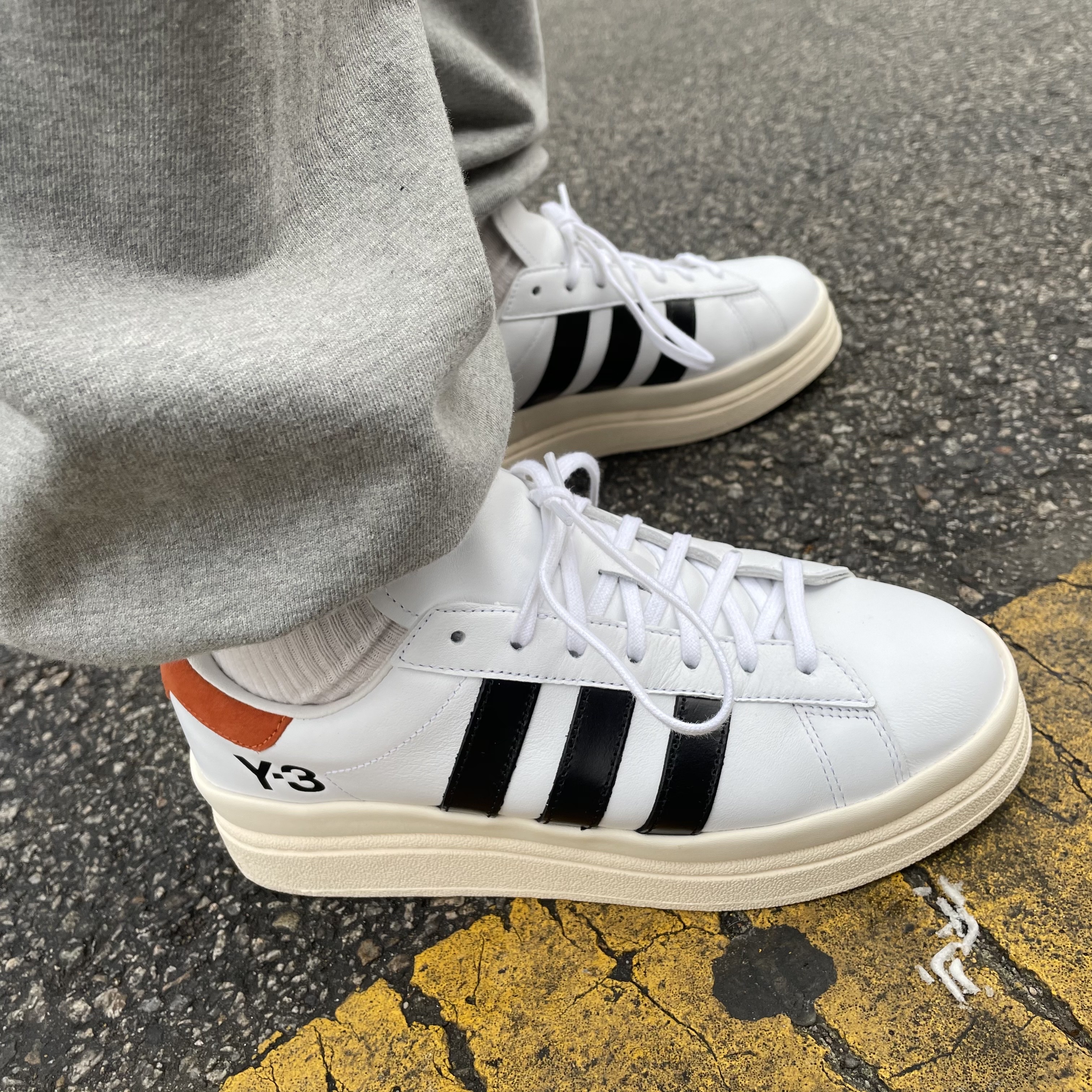 Y-3 Hicho White Black Red 착용 스타일