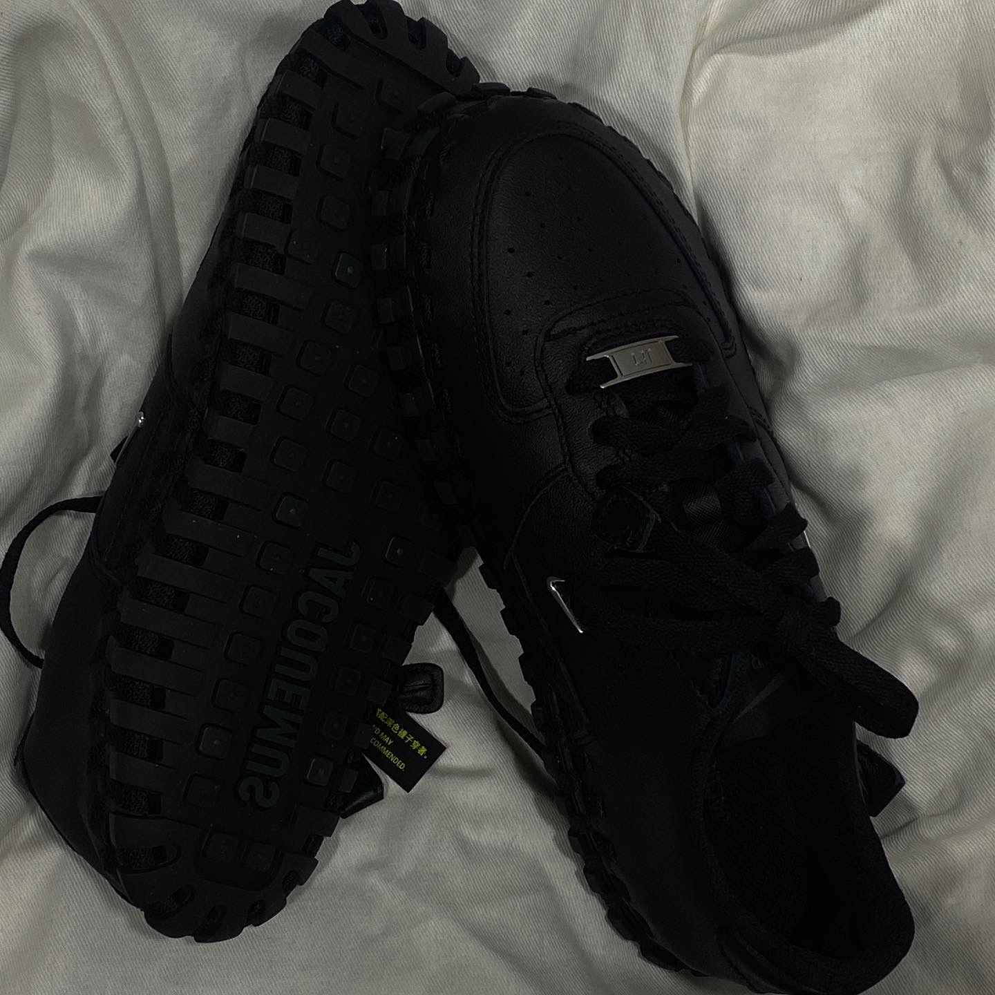 Nike x Jacquemus J Force 1 Low LX SP Black 착용 스타일 - 1