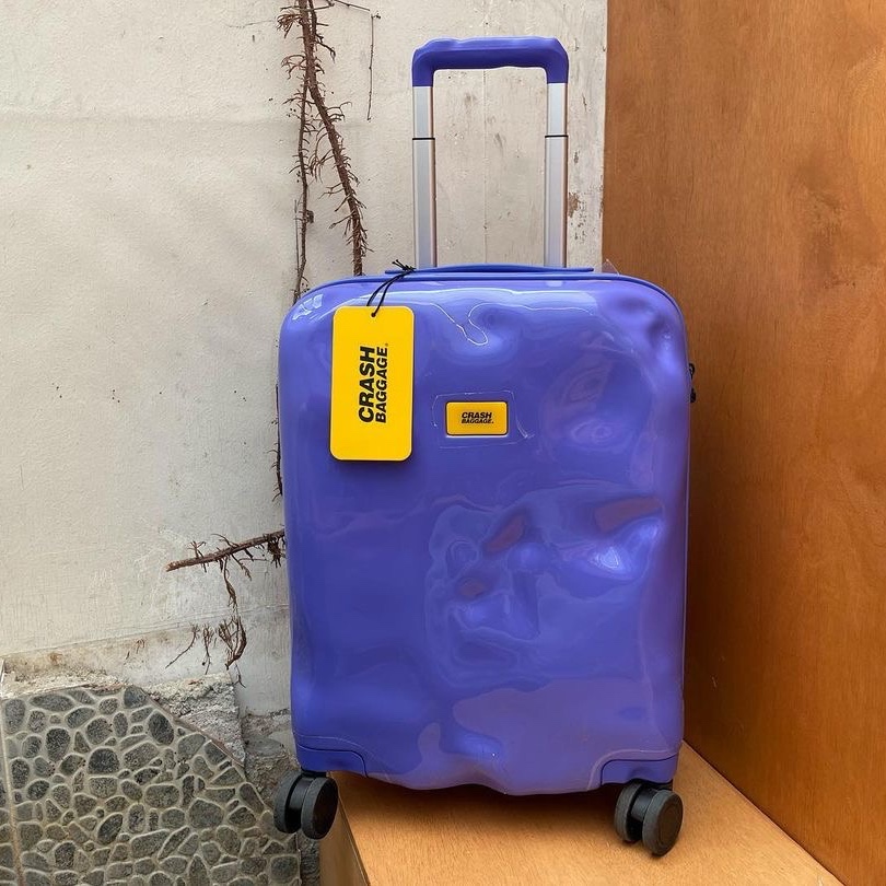 CRASH BAGGAGE Icon Tone On Tone Cabin 21inch Lavanda 착용 스타일