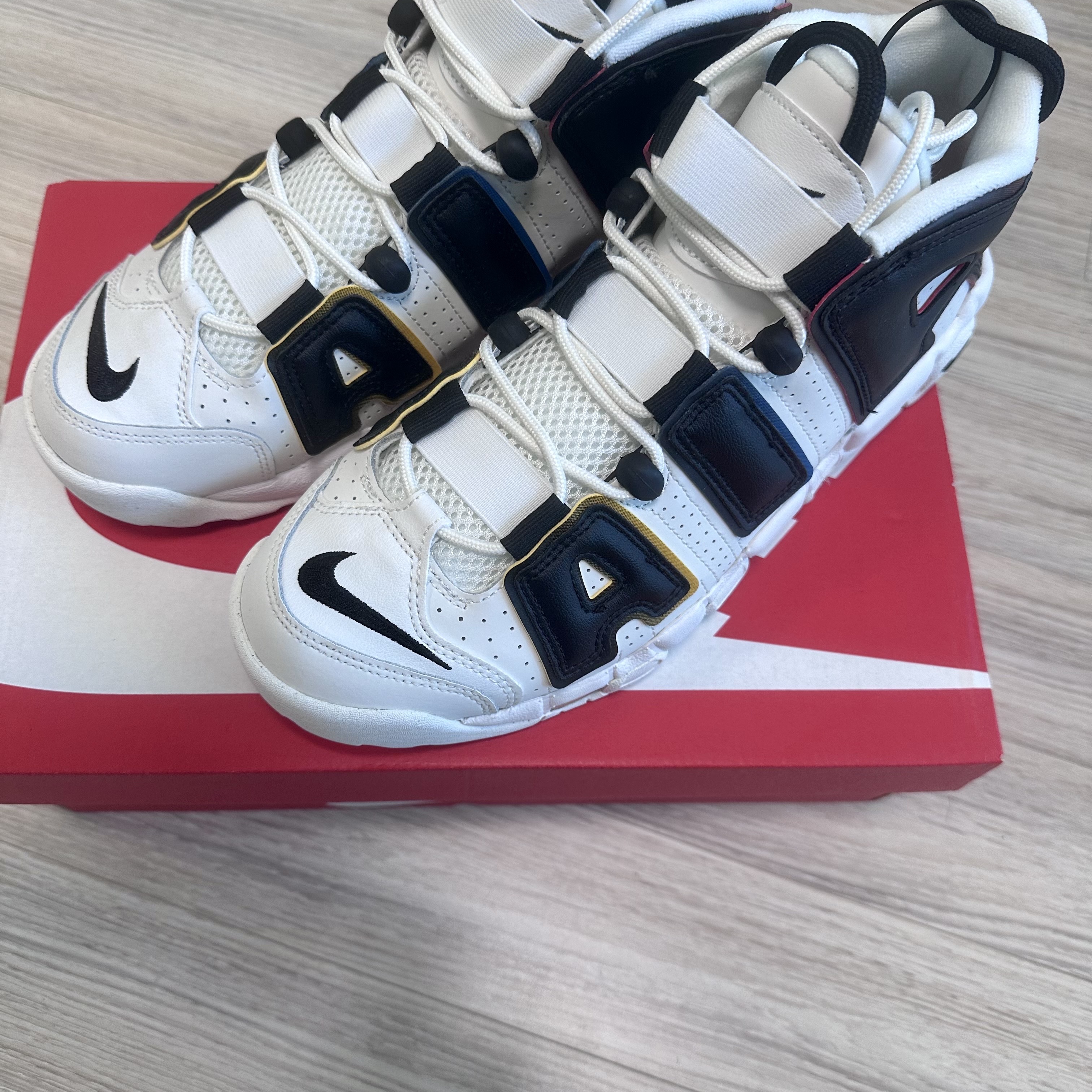 Nike Air More Uptempo 96 Trading Cards 착용 스타일